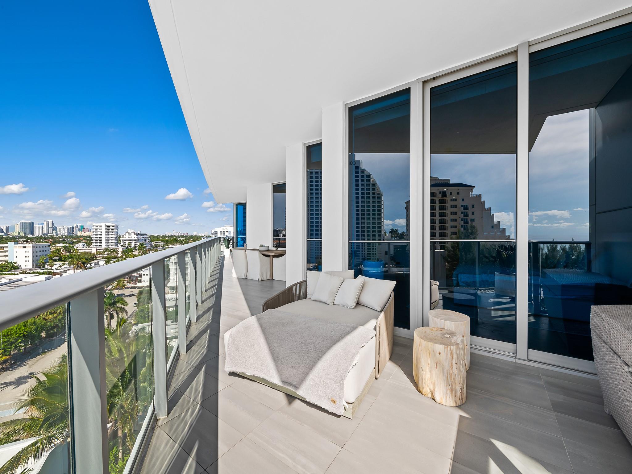 PARAMOUNT - Residential