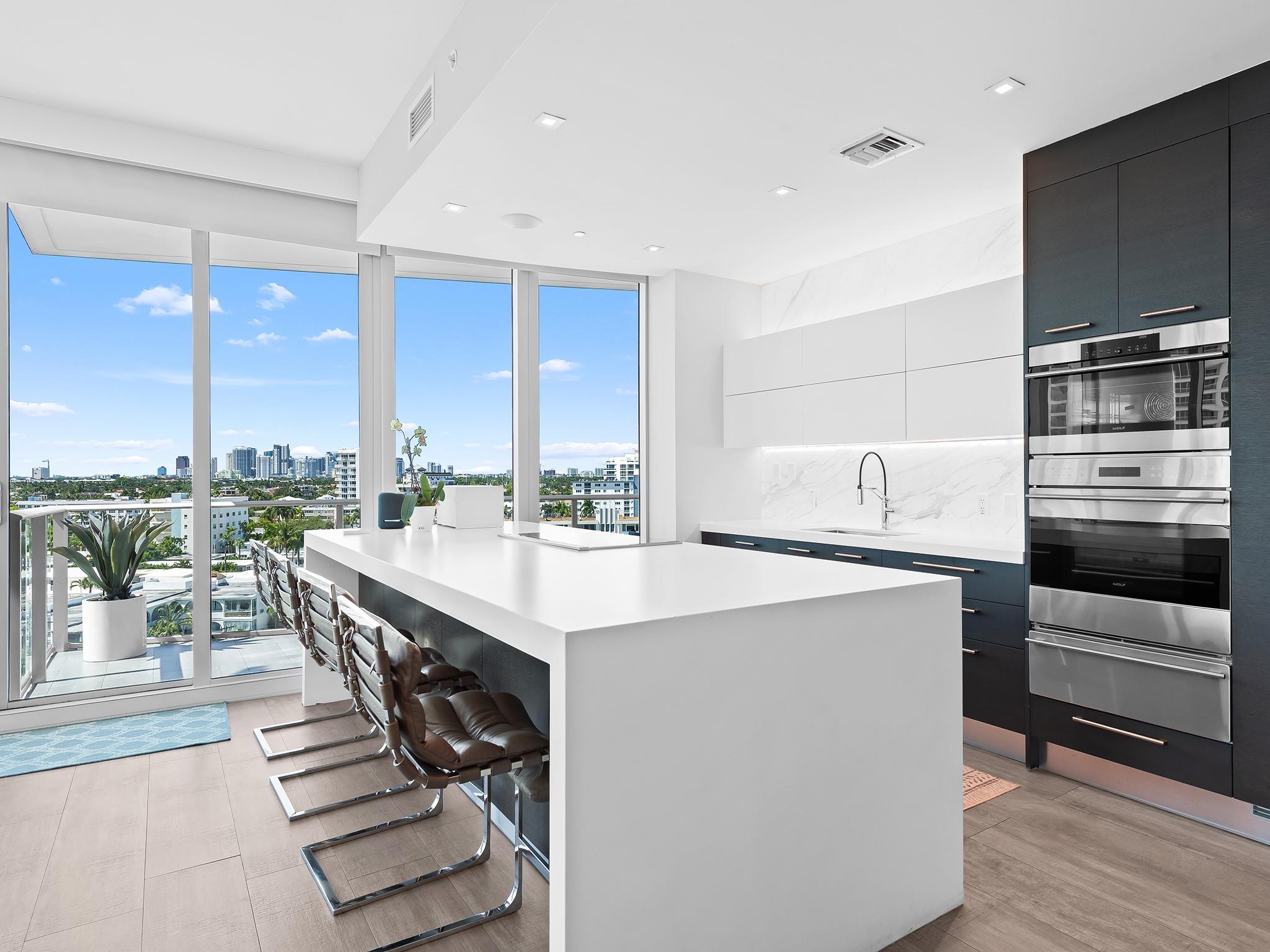 PARAMOUNT - Residential