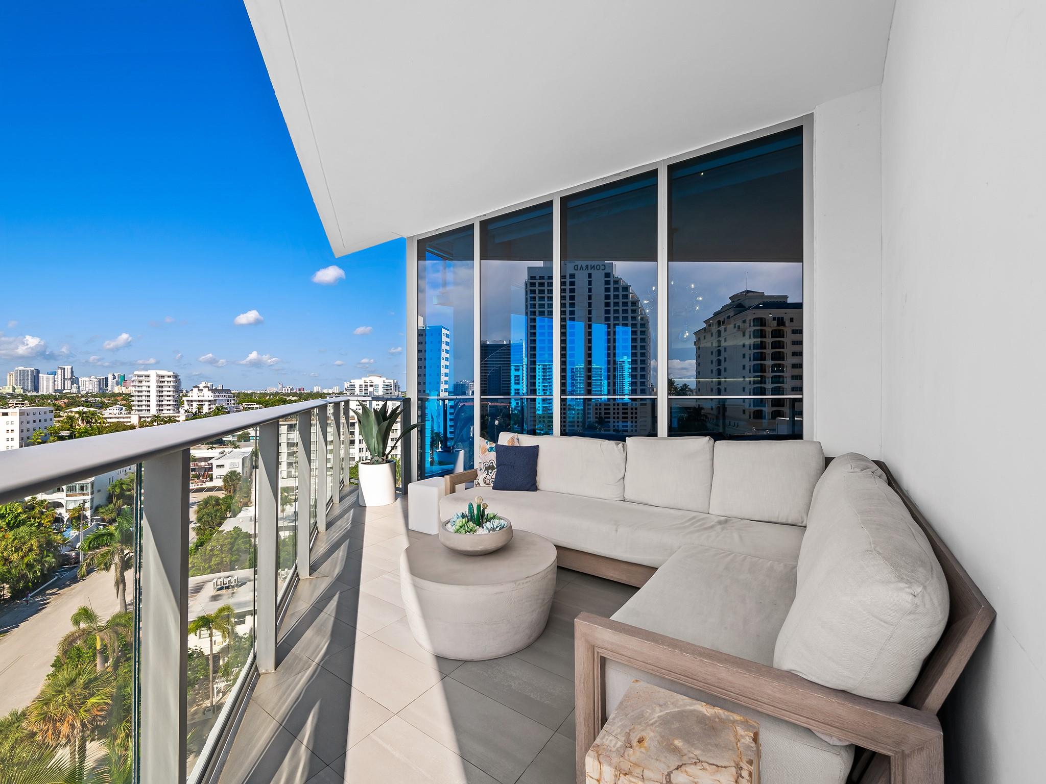 PARAMOUNT - Residential