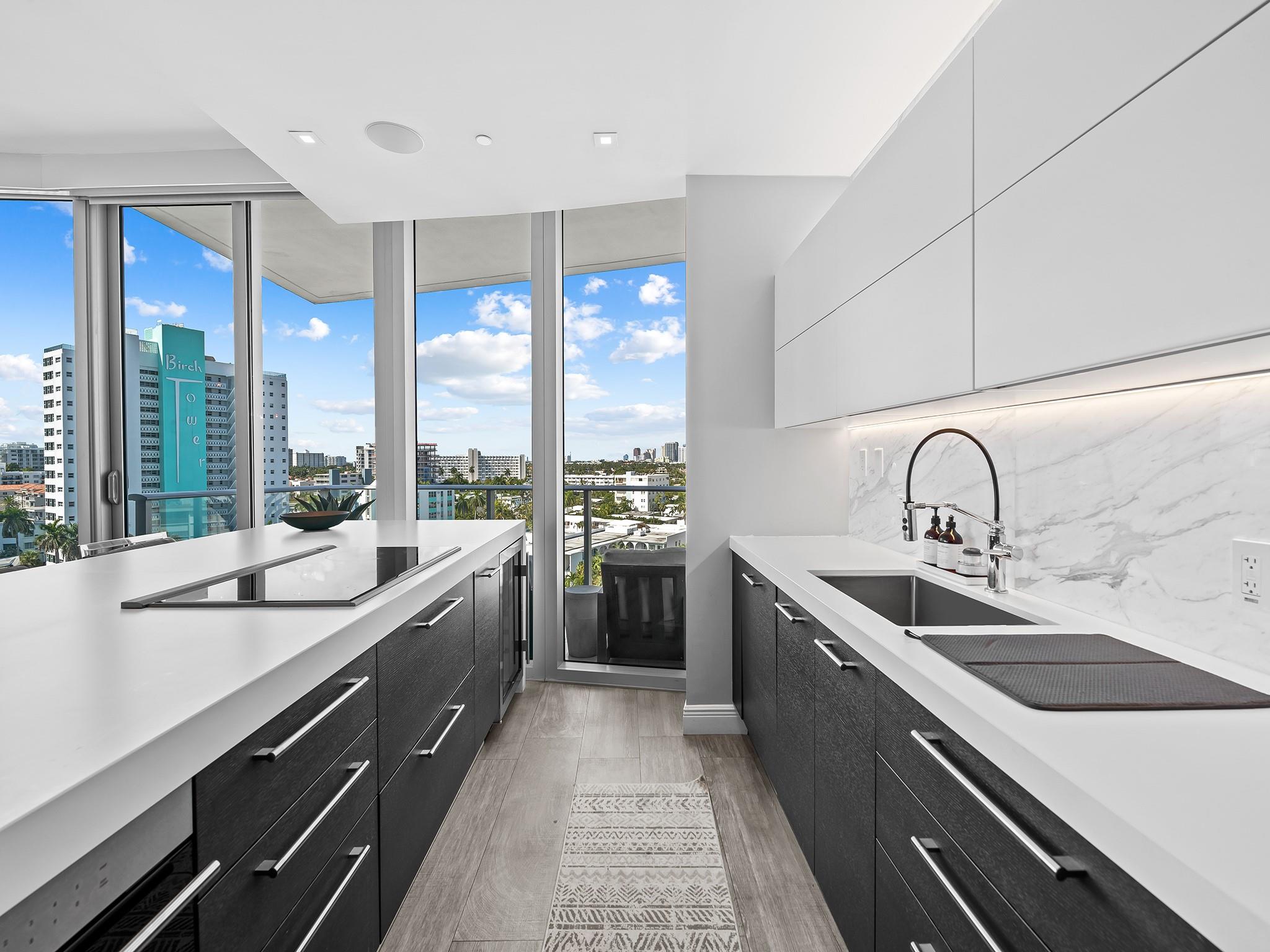 PARAMOUNT - Residential