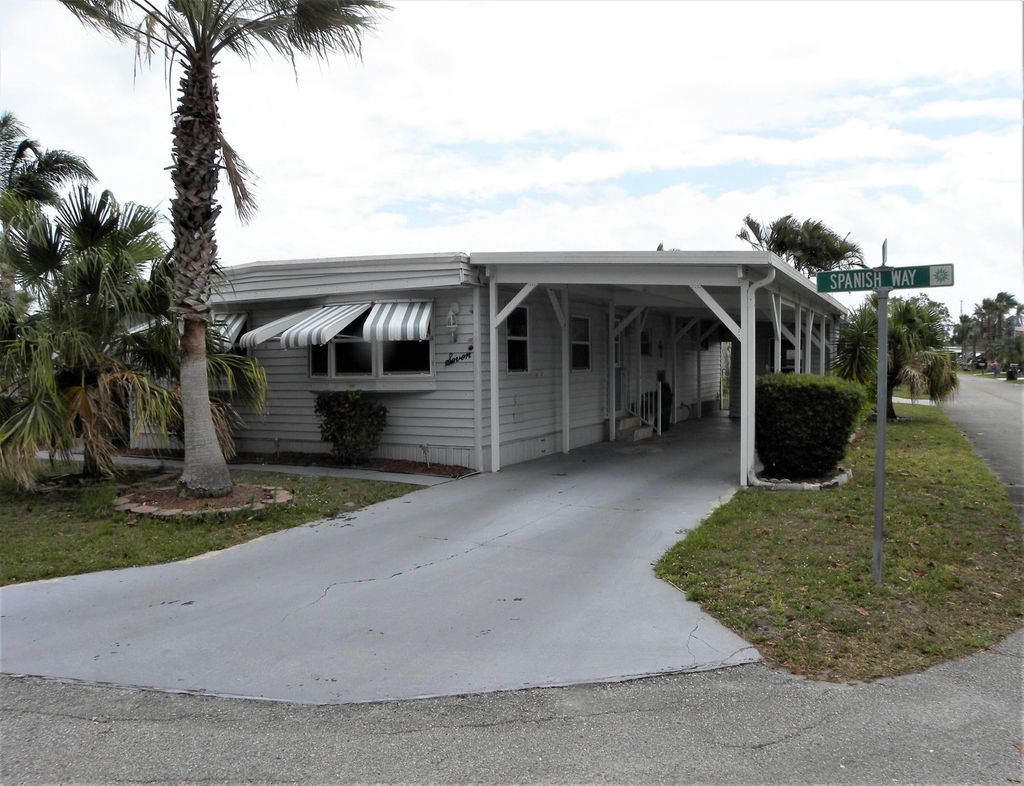 Photo of 7 Spanish Way, Port Saint Lucie, FL 34952 (MLS # R10880983)