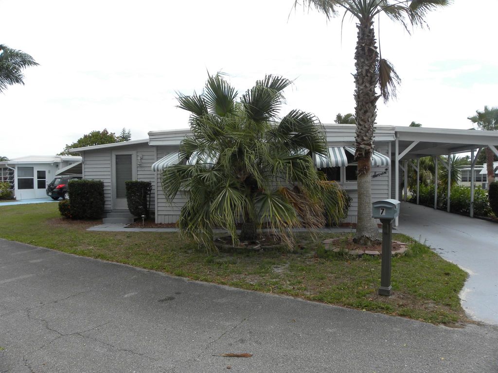 Photo of 7 Spanish Way, Port Saint Lucie, FL 34952 (MLS # R10880983)