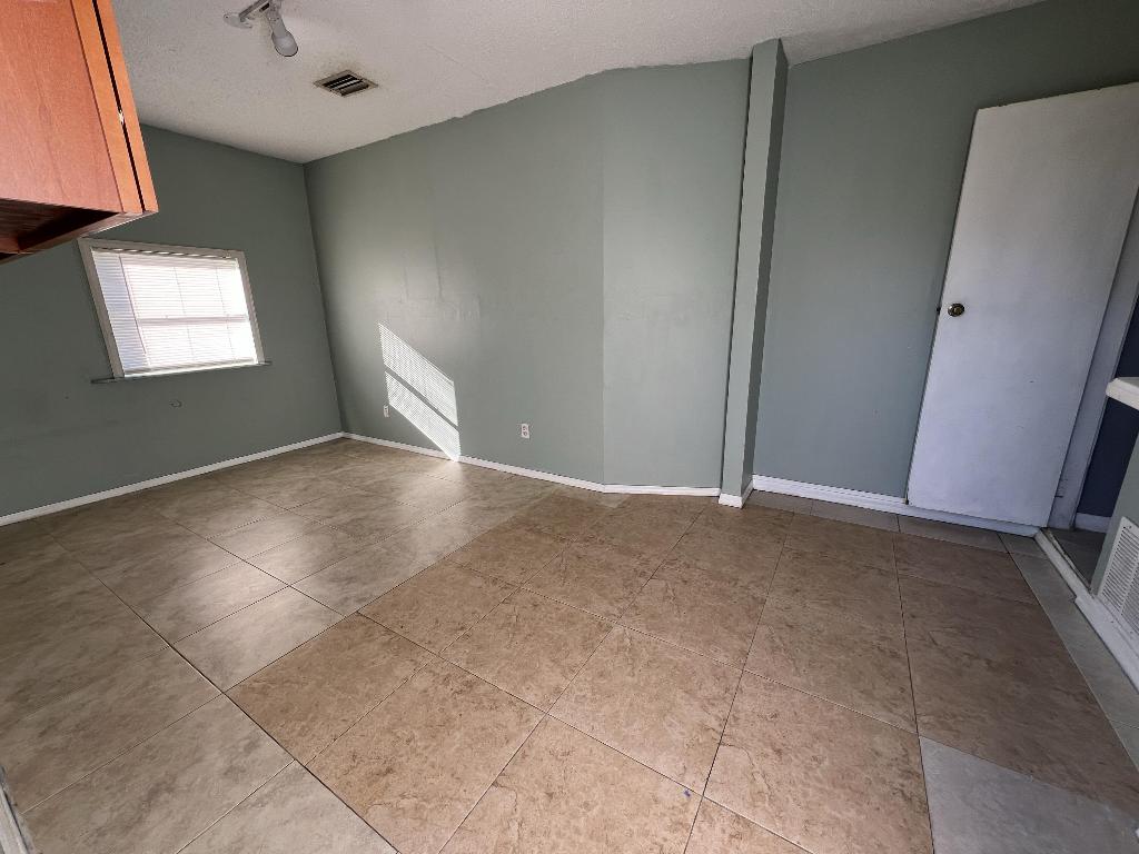 PORT ST LUCIE SECTION 18 - Residential Lease