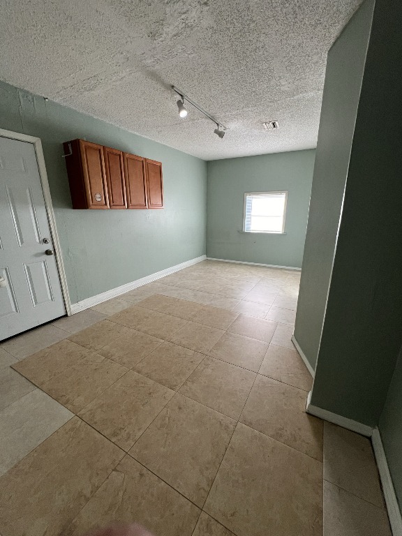 PORT ST LUCIE SECTION 18 - Residential Lease