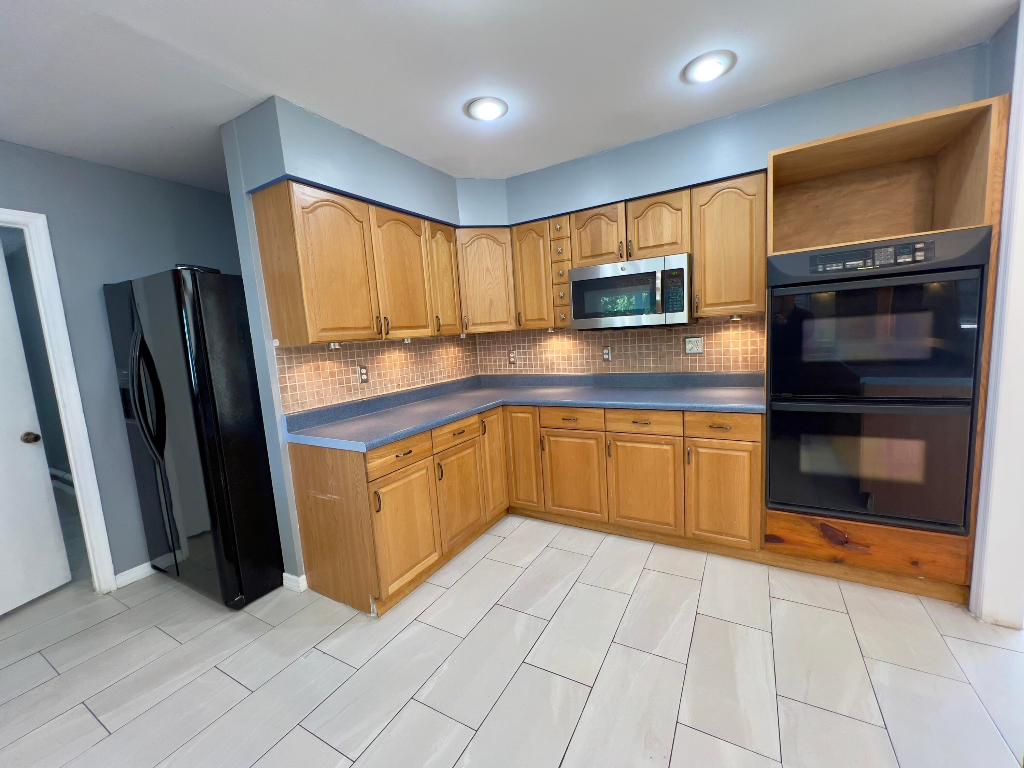 PORT ST LUCIE SECTION 18 - Residential Lease