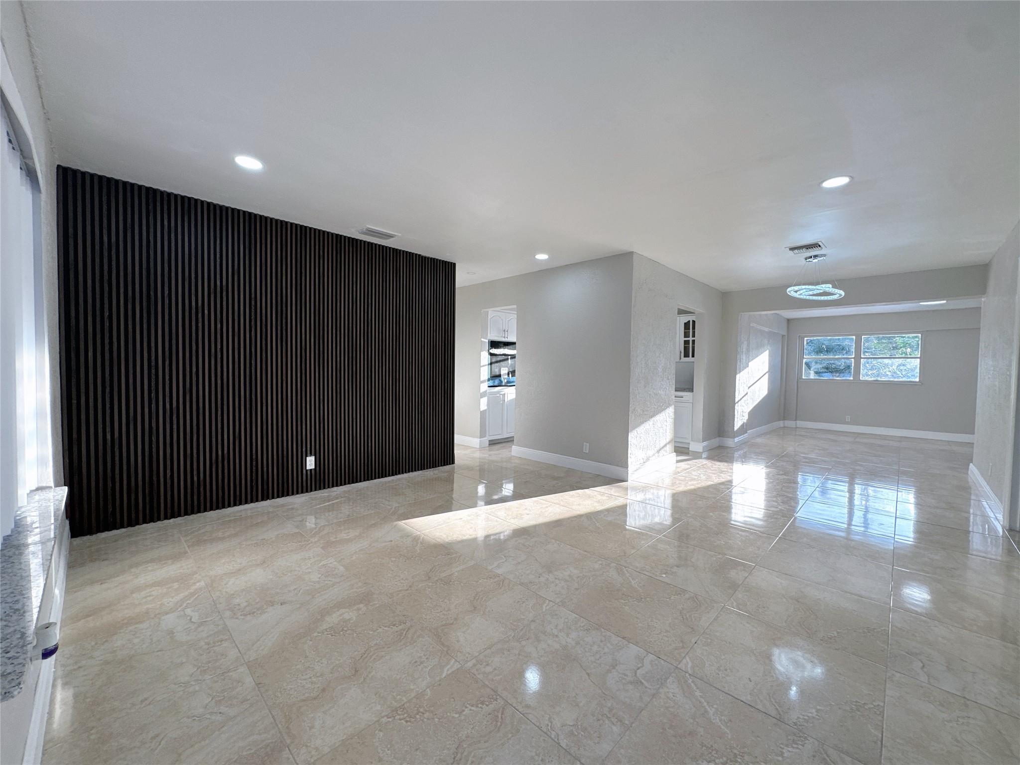 411 SW 31st Ave
