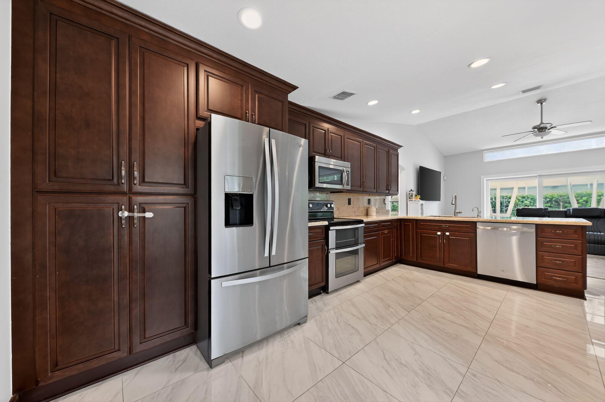 WINSTON PARK SECTION THREE - Residential