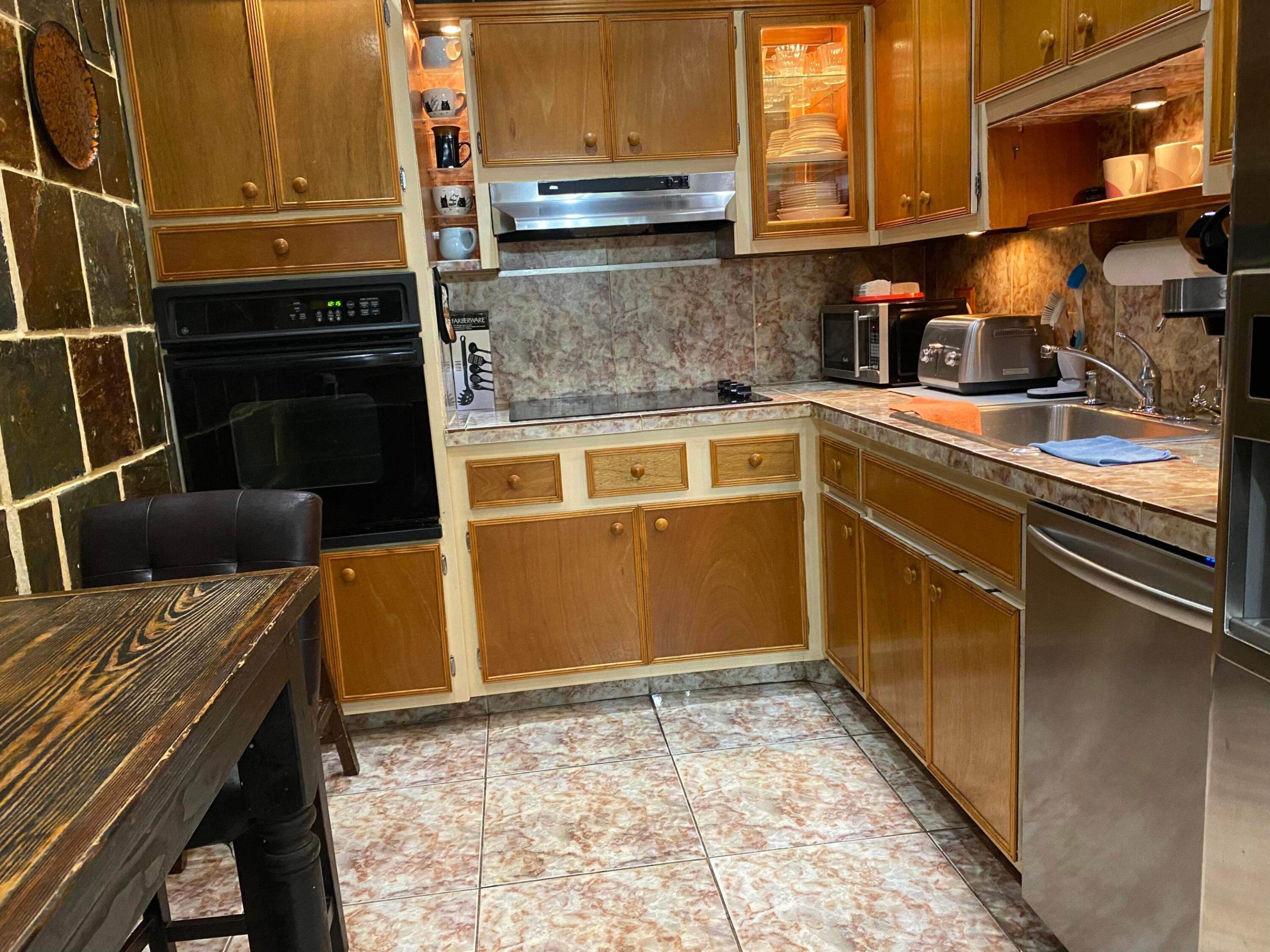 COASTAL TOWERS CONDO - Residential