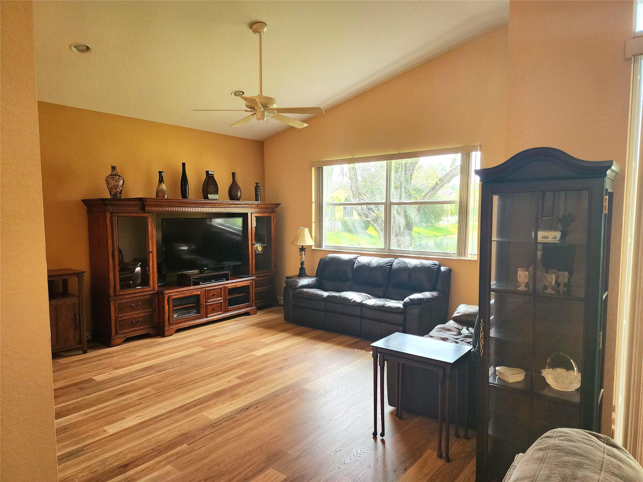 Regency Lakes At Coconut - Residential