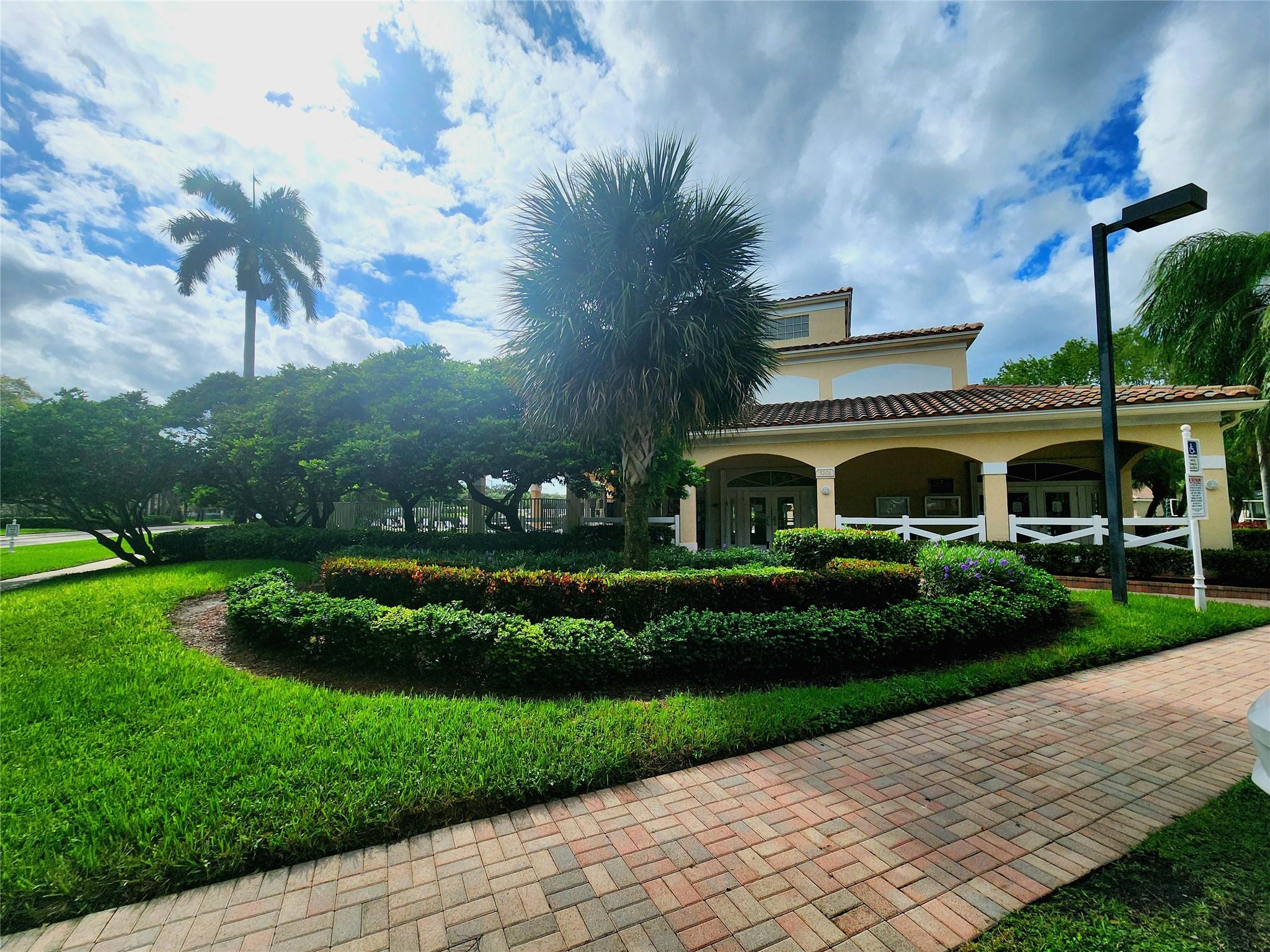 Regency Lakes At Coconut - Residential