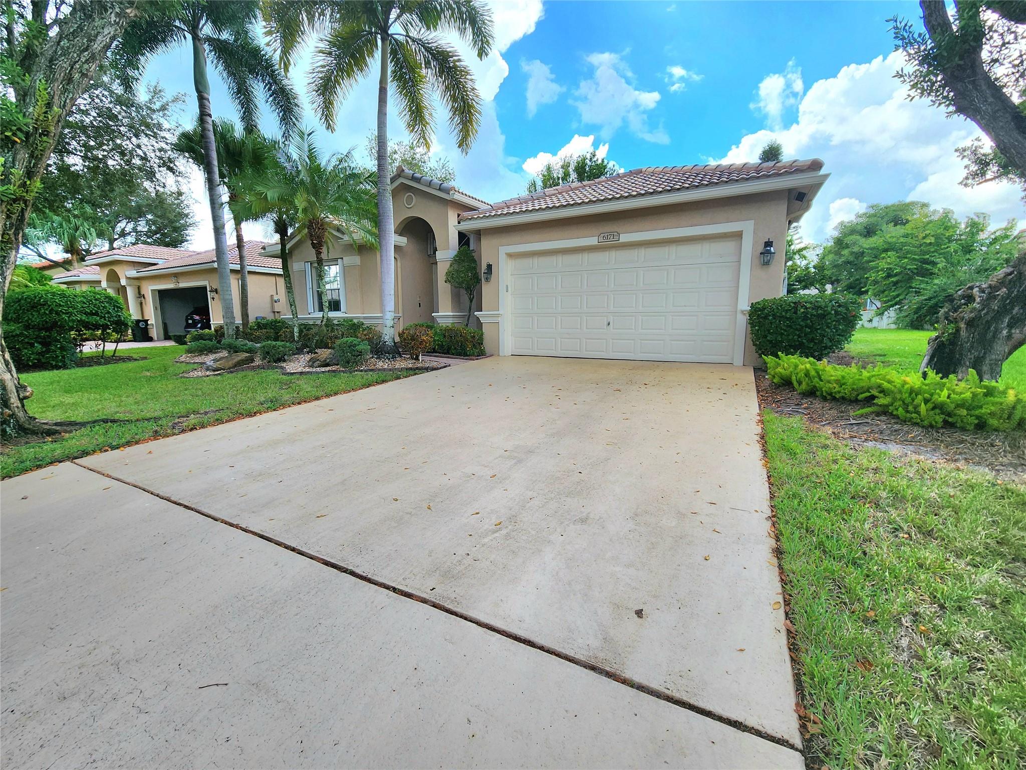 Regency Lakes At Coconut - Residential