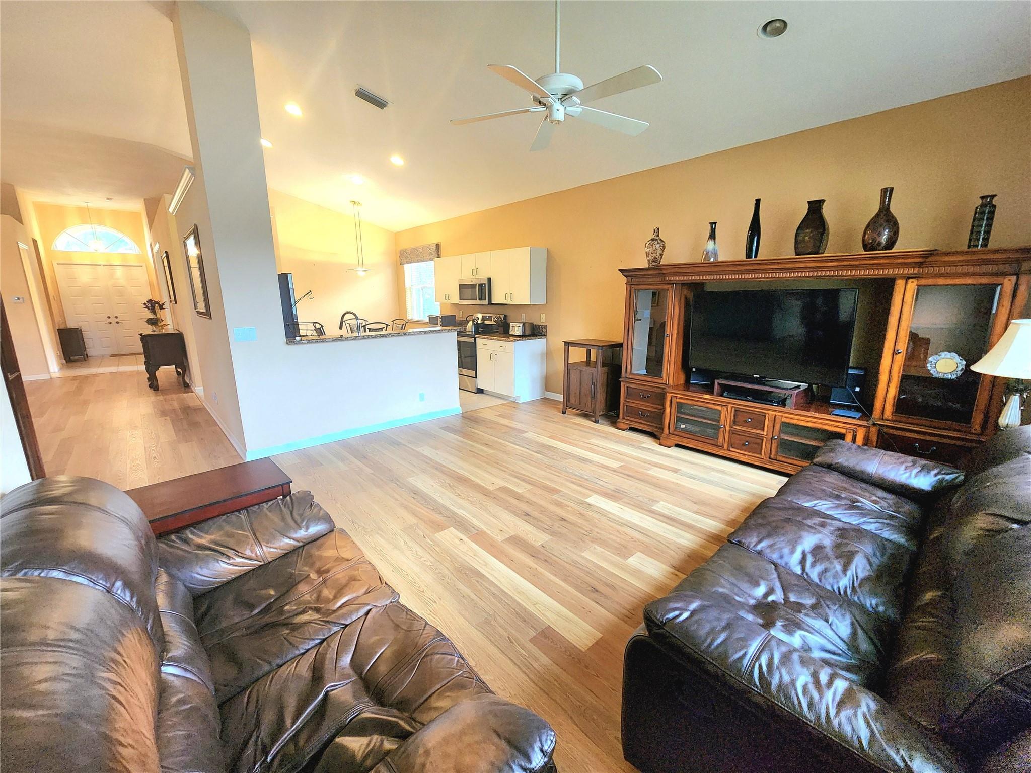 Regency Lakes At Coconut - Residential