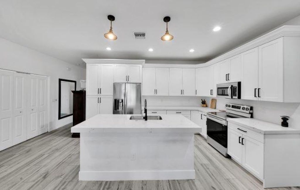 Photo of 337 Oak Alley, Delray Beach, FL 33444 (MLS # R11151829)