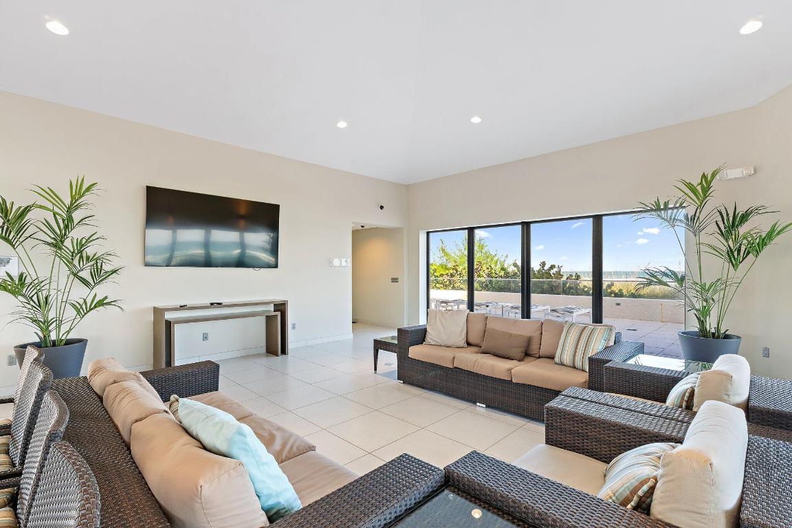 WATER GLADES CONDO - Residential