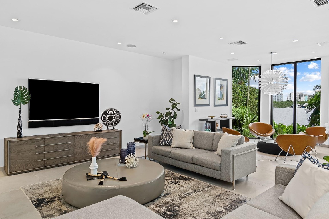 Coral Ridge - Residential