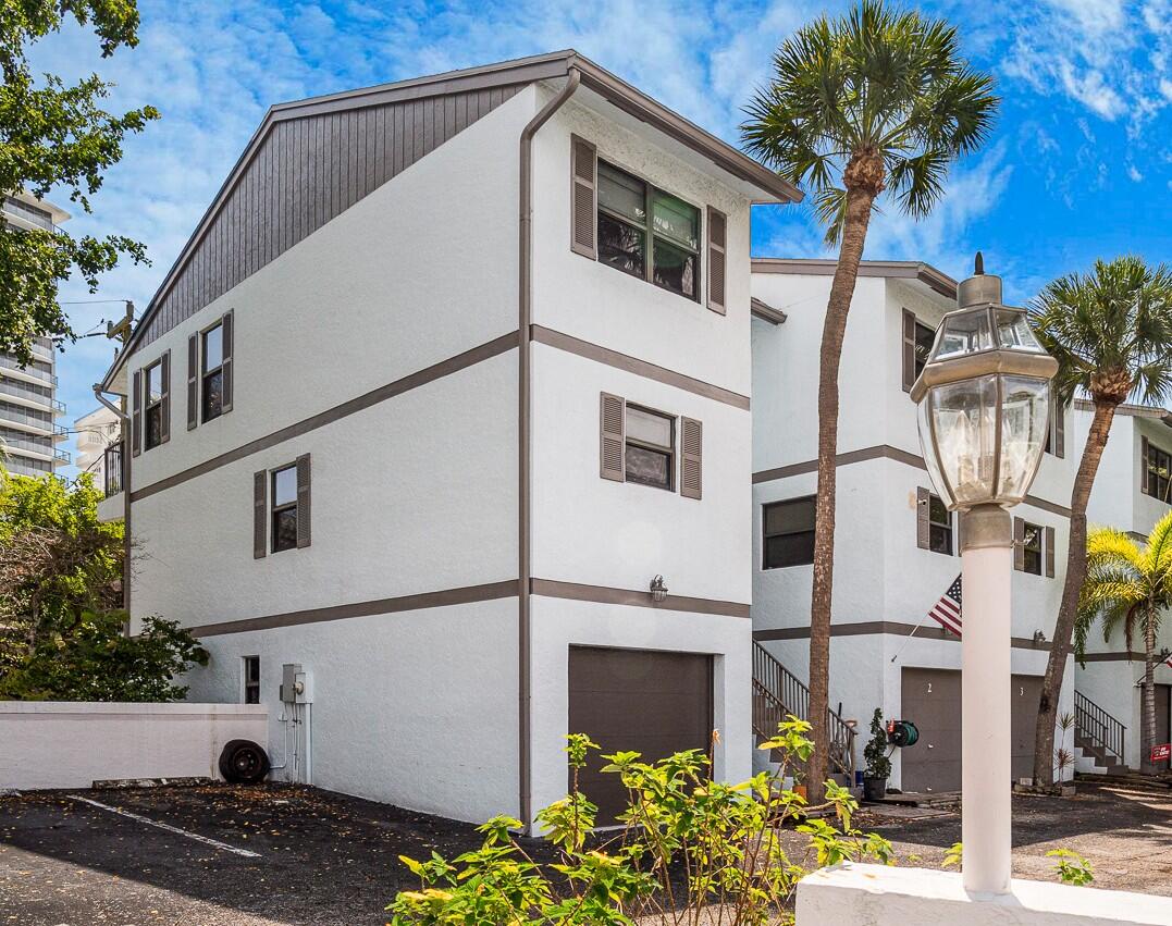 3250 NE 12th Street 1