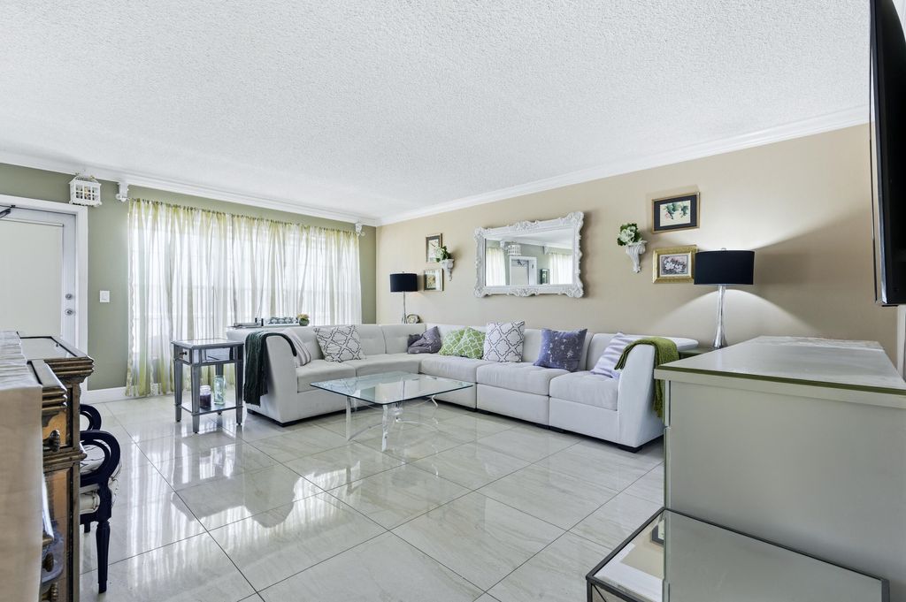 Photo of 213 Wellington E, West Palm Beach, FL 33417 (MLS # B26030589)
