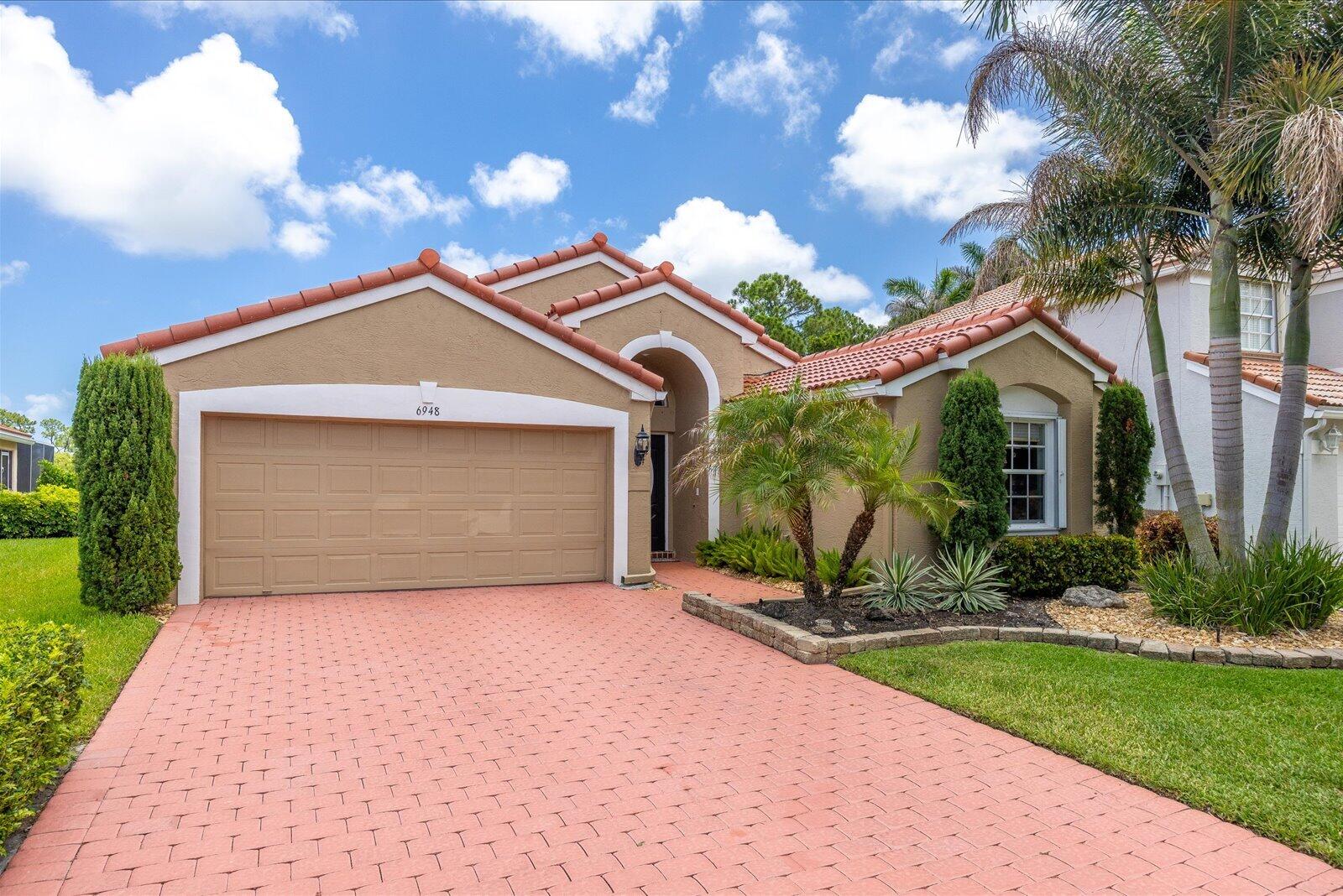 6948 SE Twin Oaks Circle