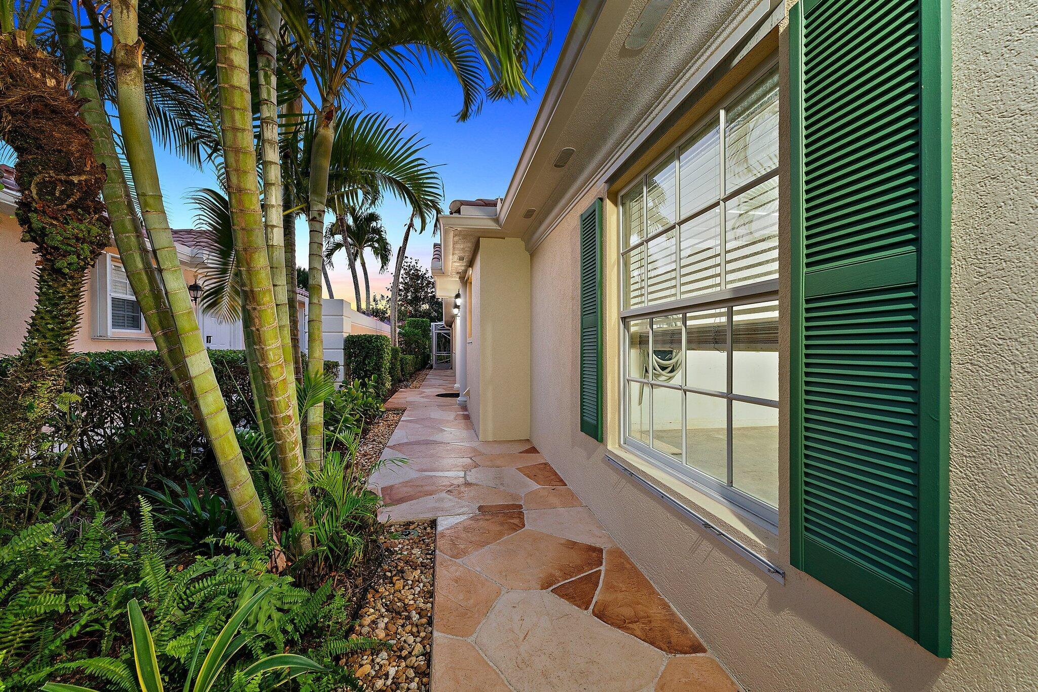 VILLAGEWALK OF WELLINGTON 4 - Residential