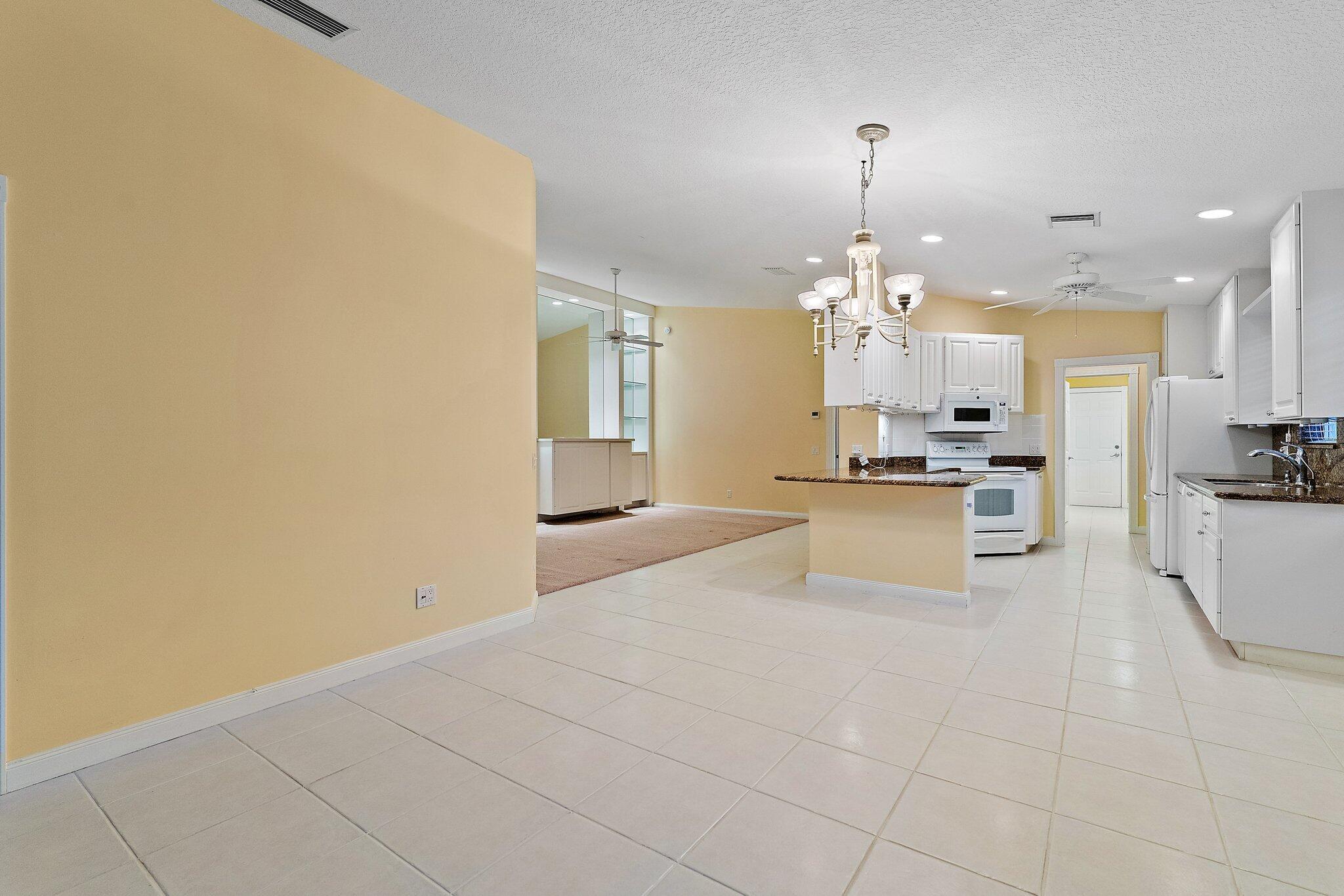 VILLAGEWALK OF WELLINGTON 4 - Residential