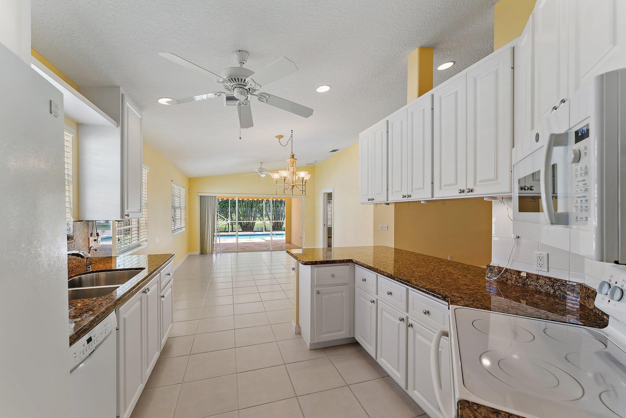 VILLAGEWALK OF WELLINGTON 4 - Residential