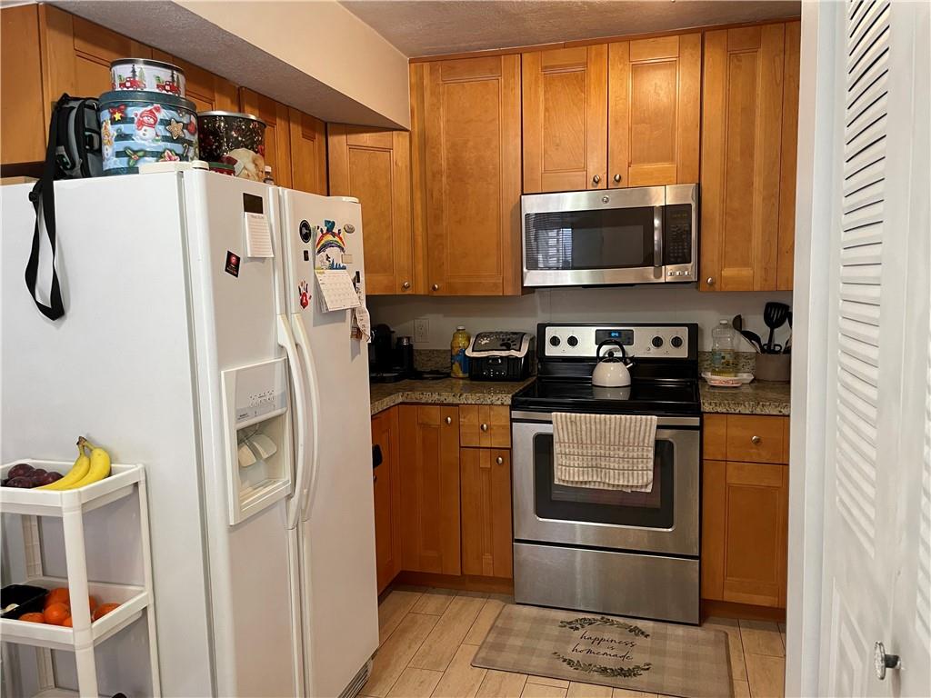 Quatraine At Jacaranda Ga - Residential Lease