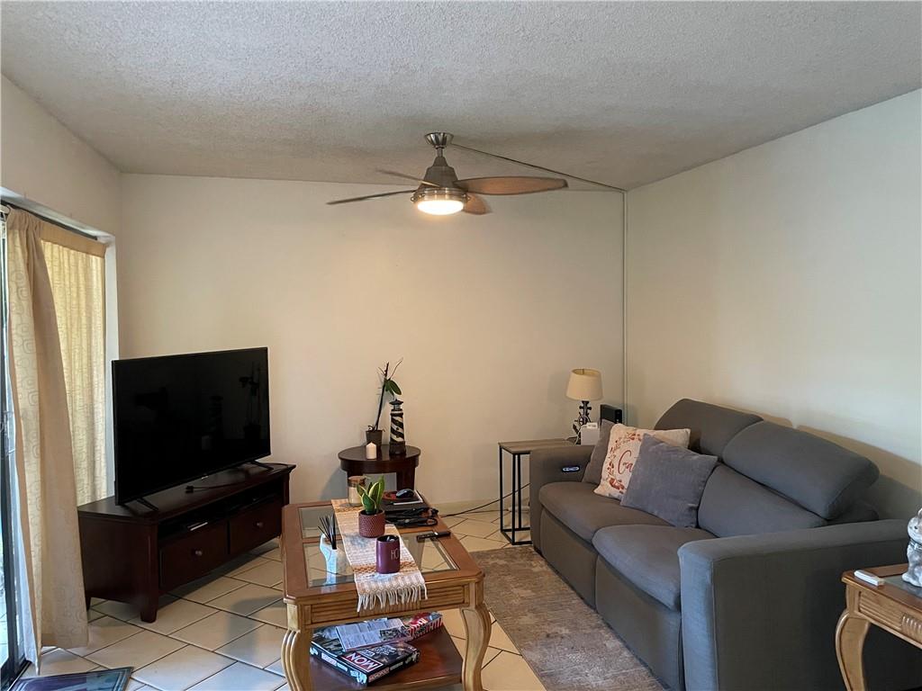 Quatraine At Jacaranda Ga - Residential Lease