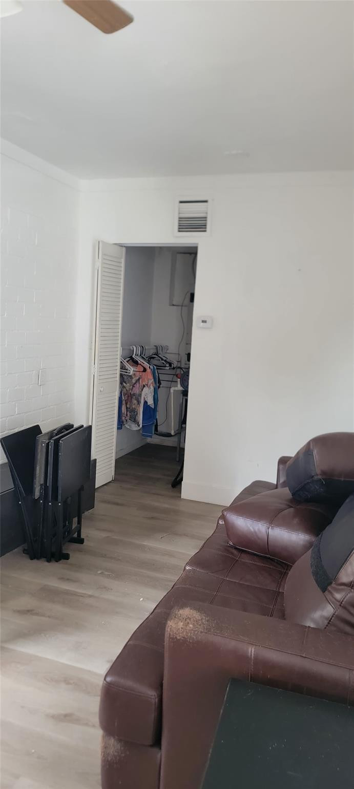 North Hollywood 4-1 B - Residential Lease