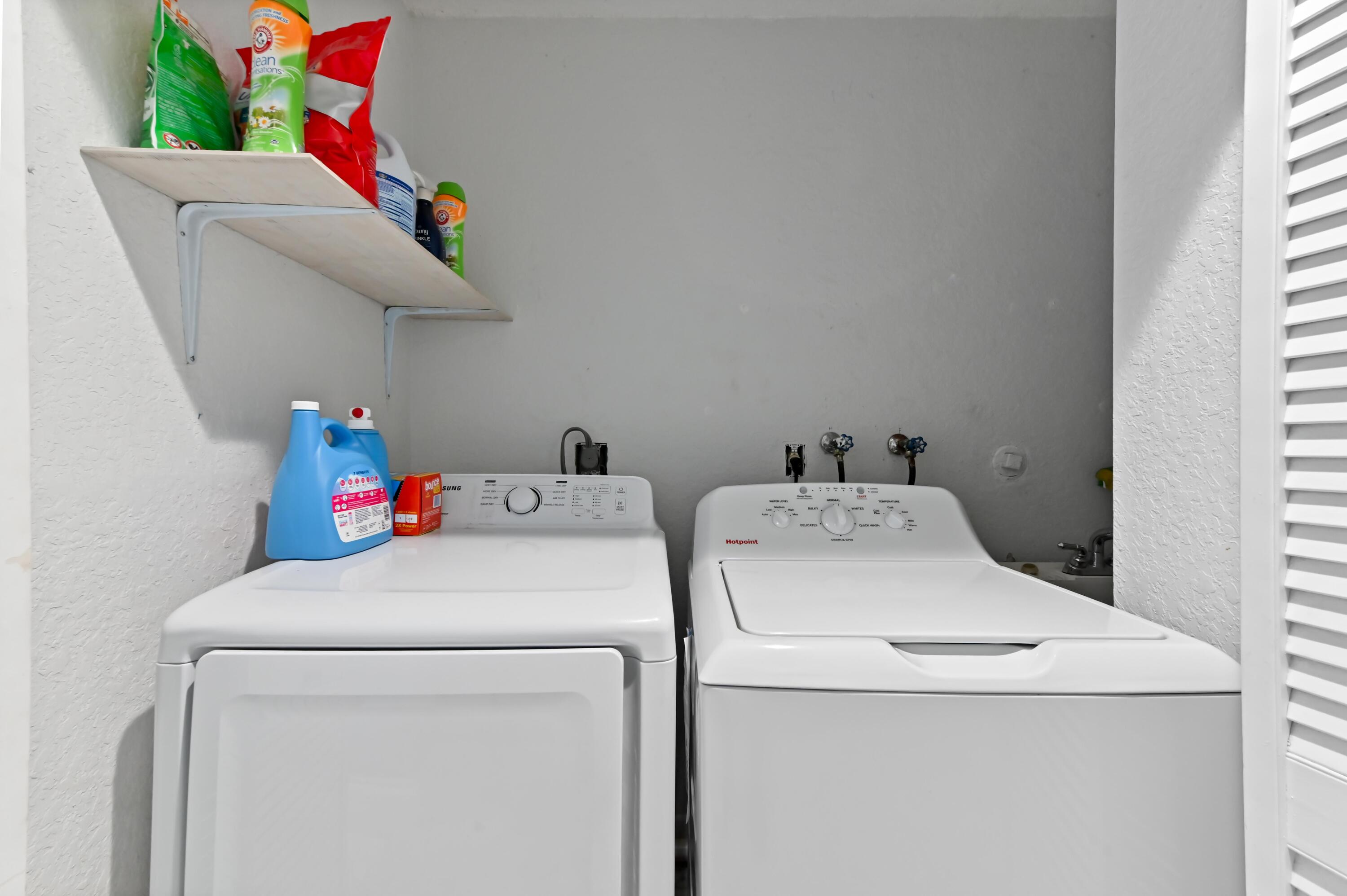 CORAL SPRINGS HILLS - Residential