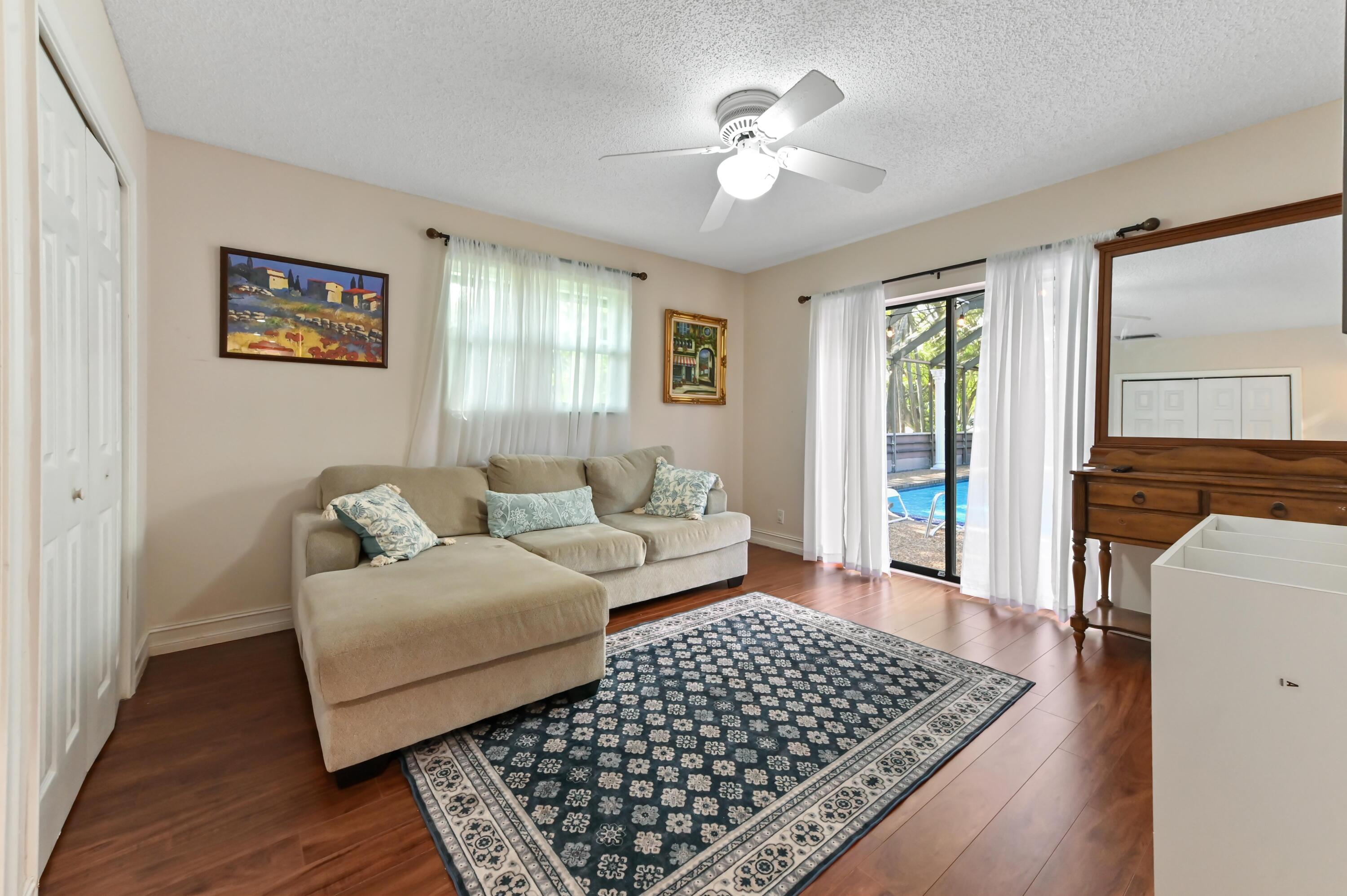 CORAL SPRINGS HILLS - Residential