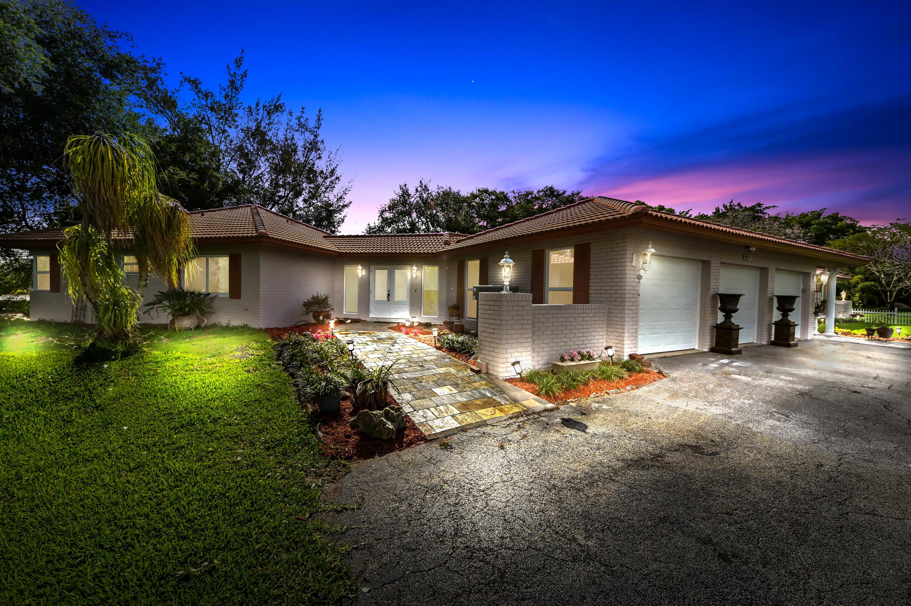 CORAL SPRINGS HILLS - Residential
