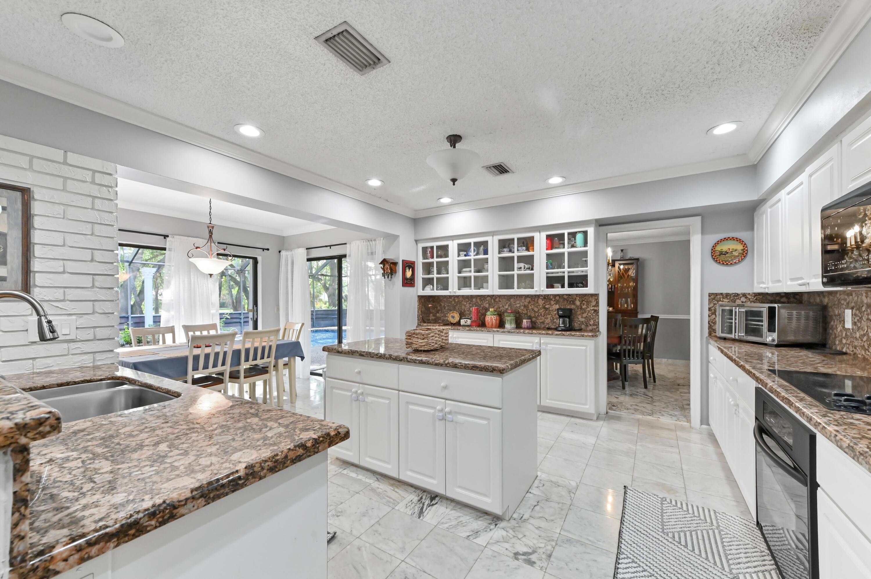 CORAL SPRINGS HILLS - Residential