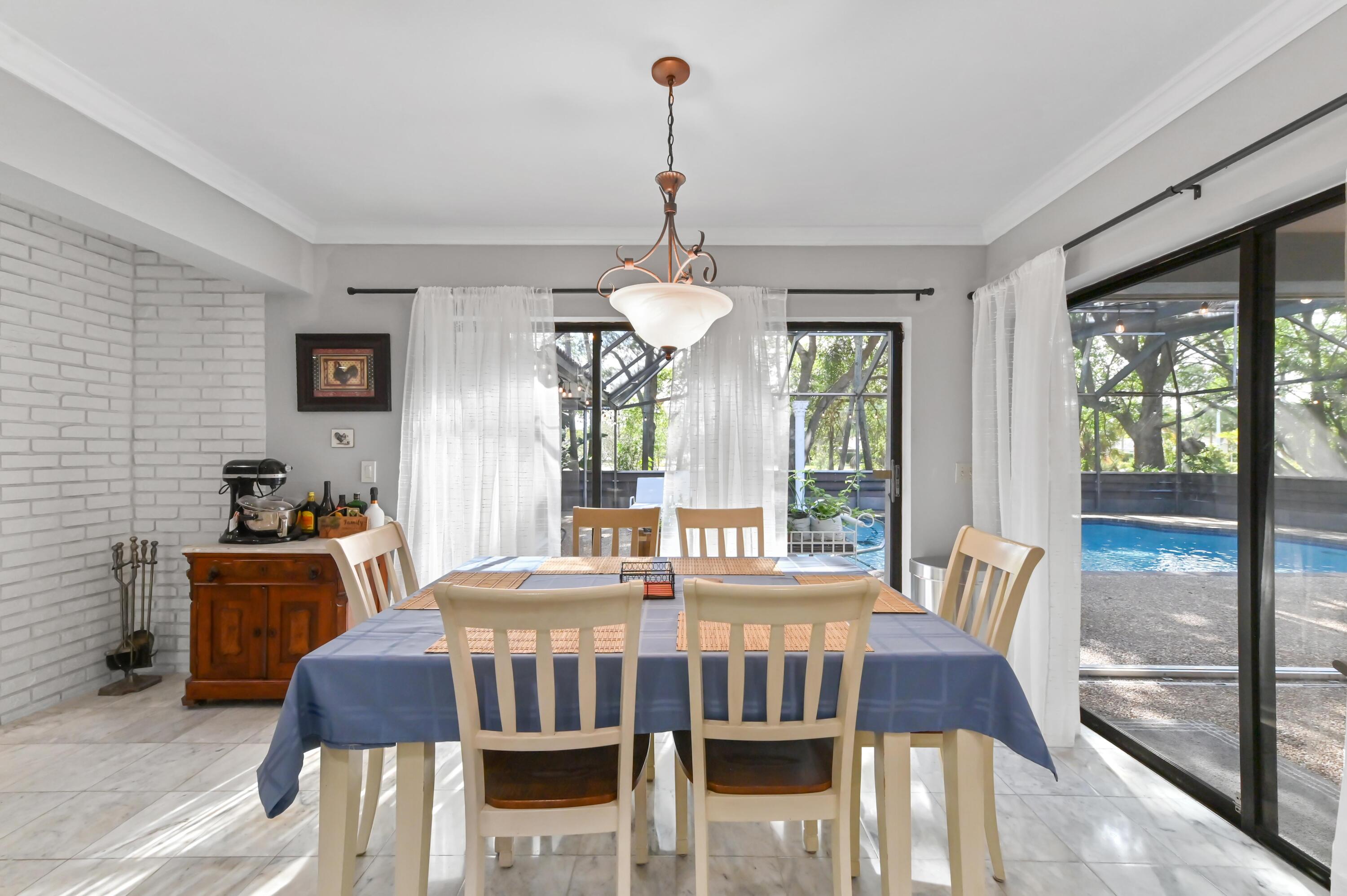 CORAL SPRINGS HILLS - Residential