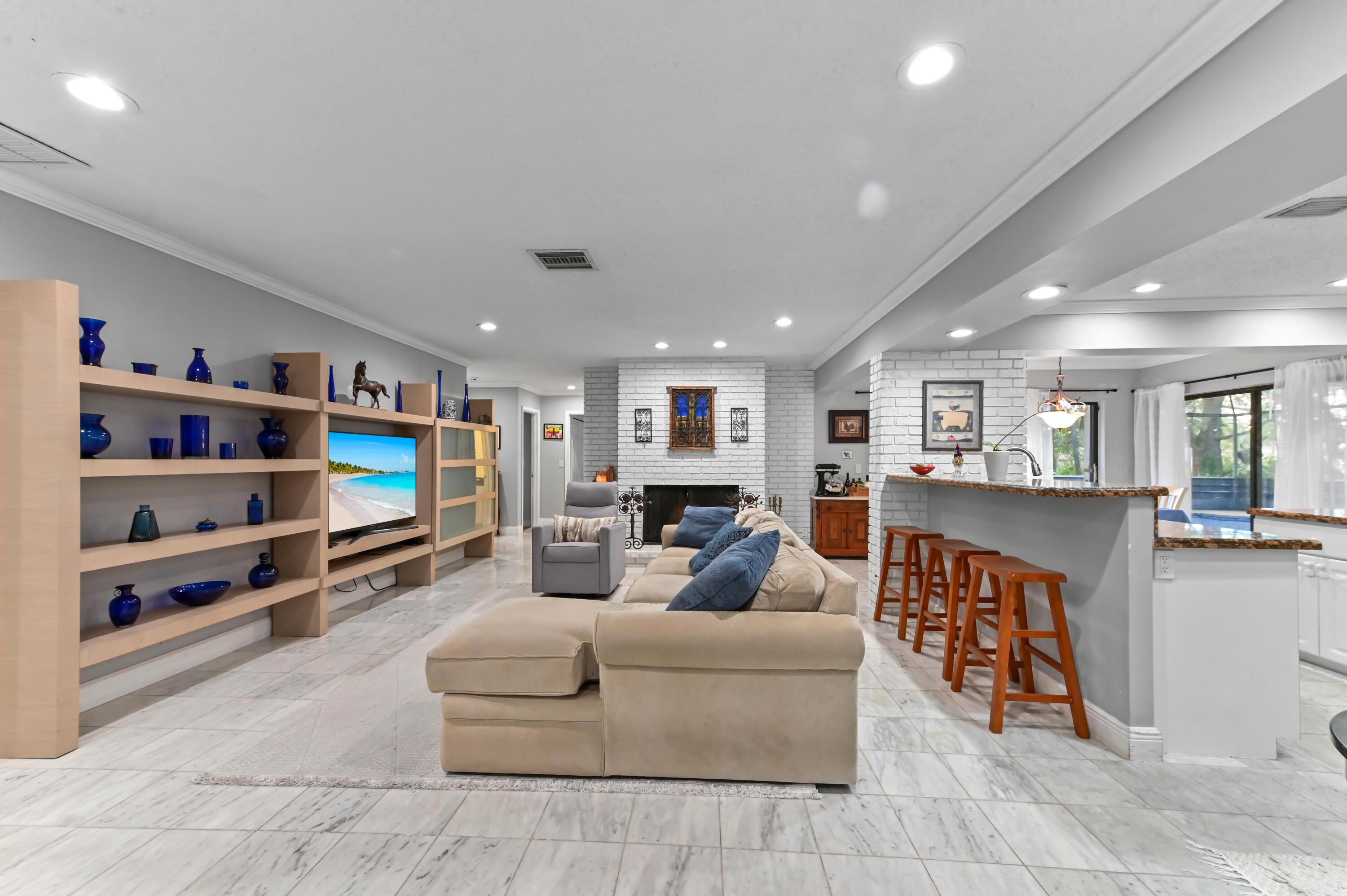 CORAL SPRINGS HILLS - Residential