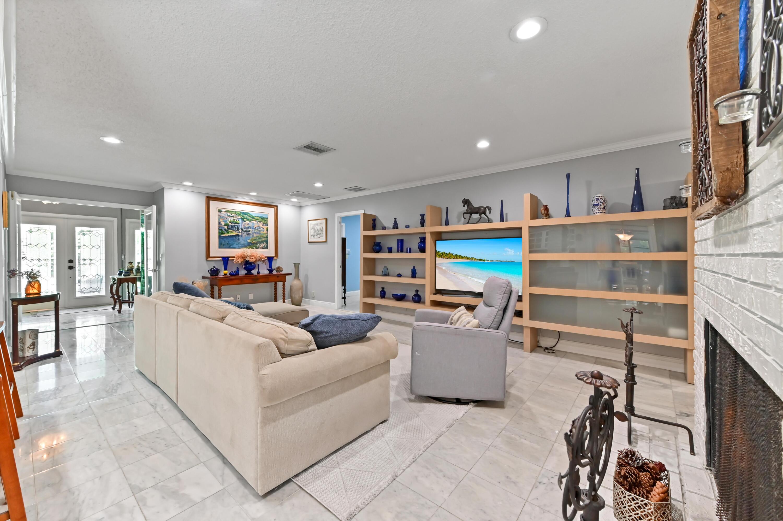 CORAL SPRINGS HILLS - Residential