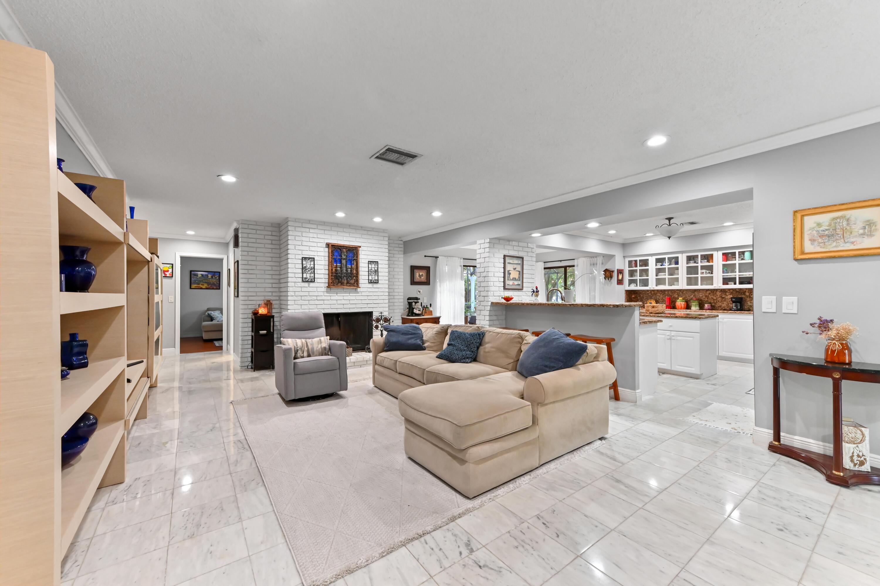 CORAL SPRINGS HILLS - Residential
