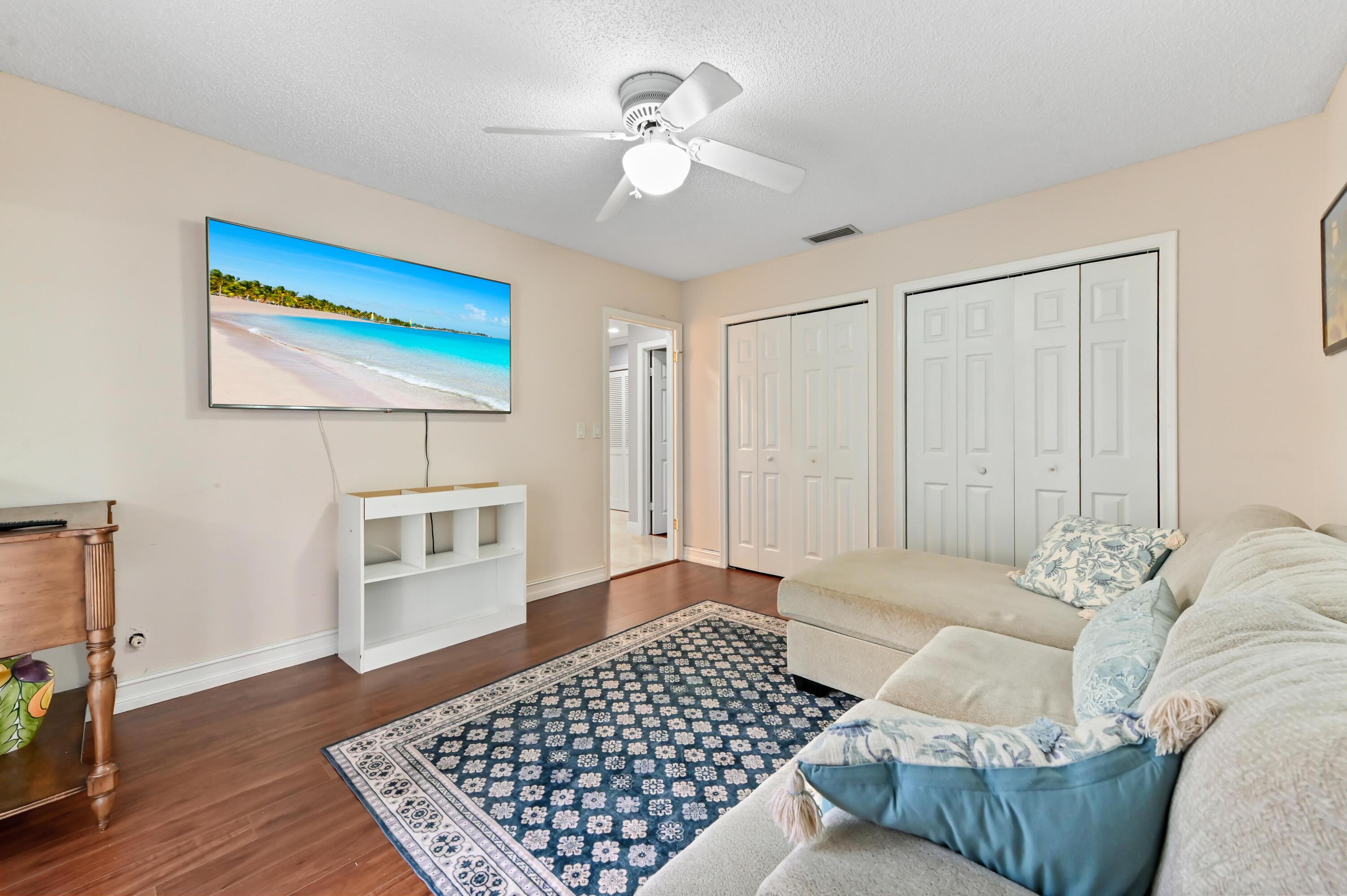 CORAL SPRINGS HILLS - Residential