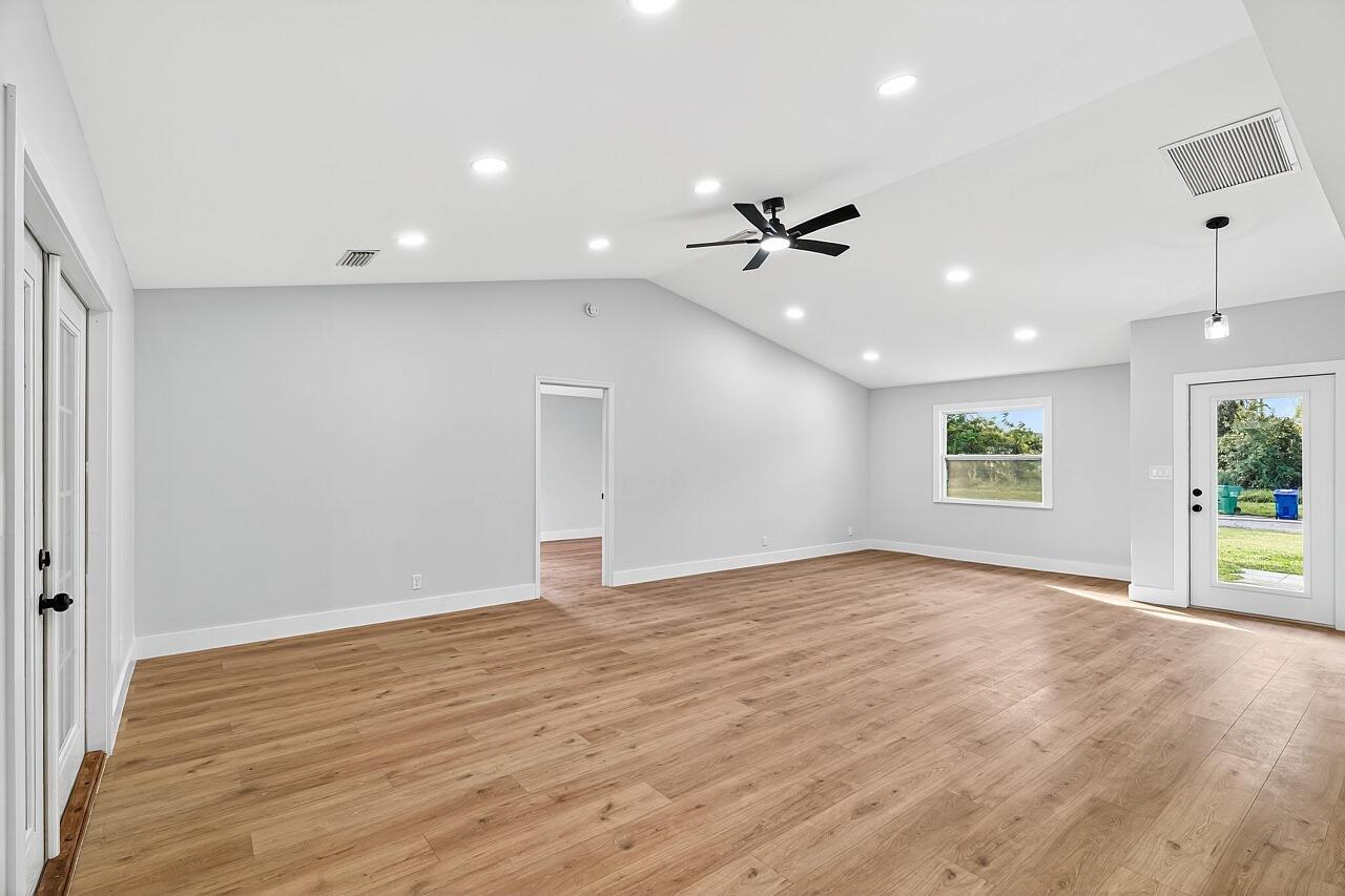 SEBASTIAN HIGHLANDS UNIT - Residential