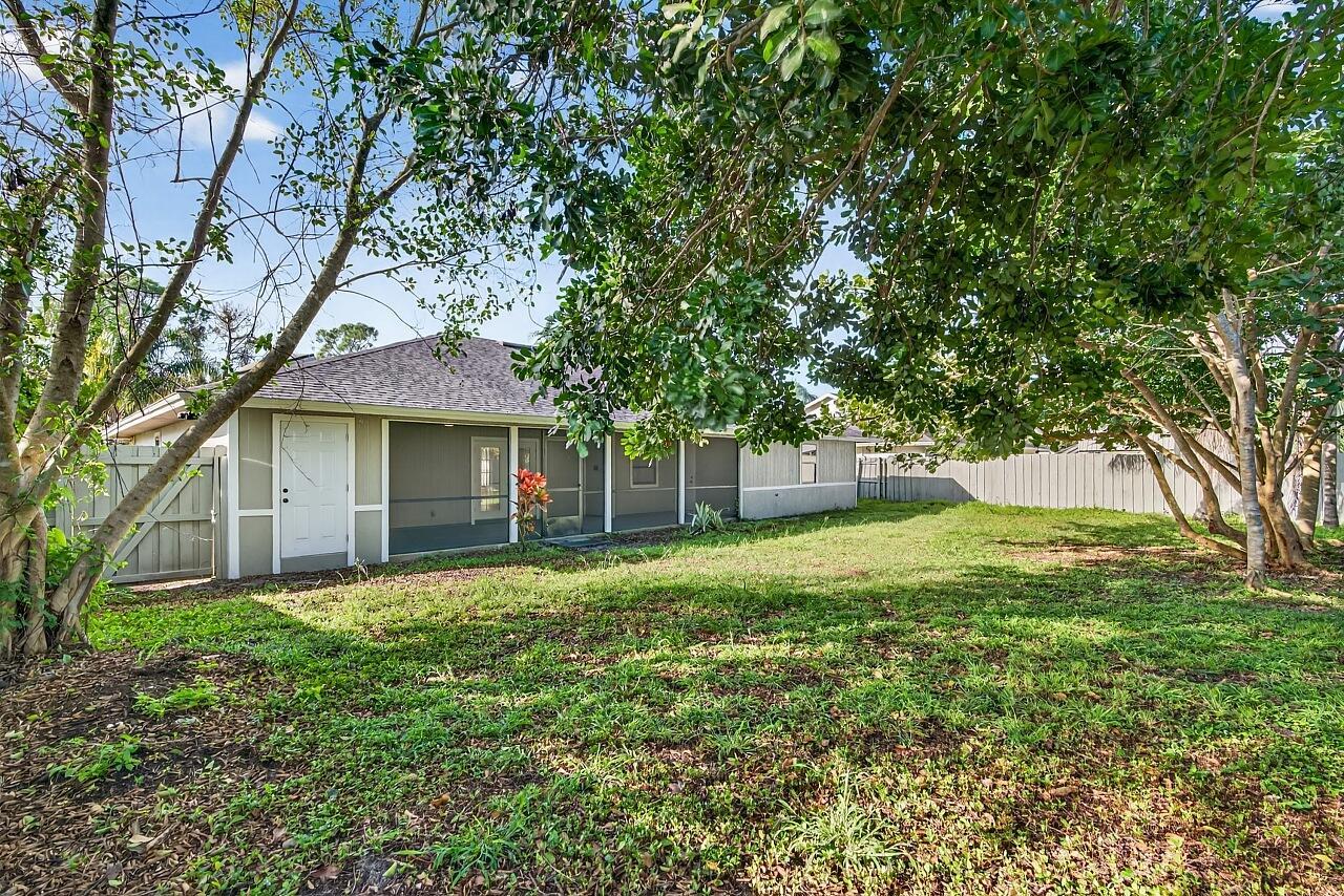 SEBASTIAN HIGHLANDS UNIT - Residential