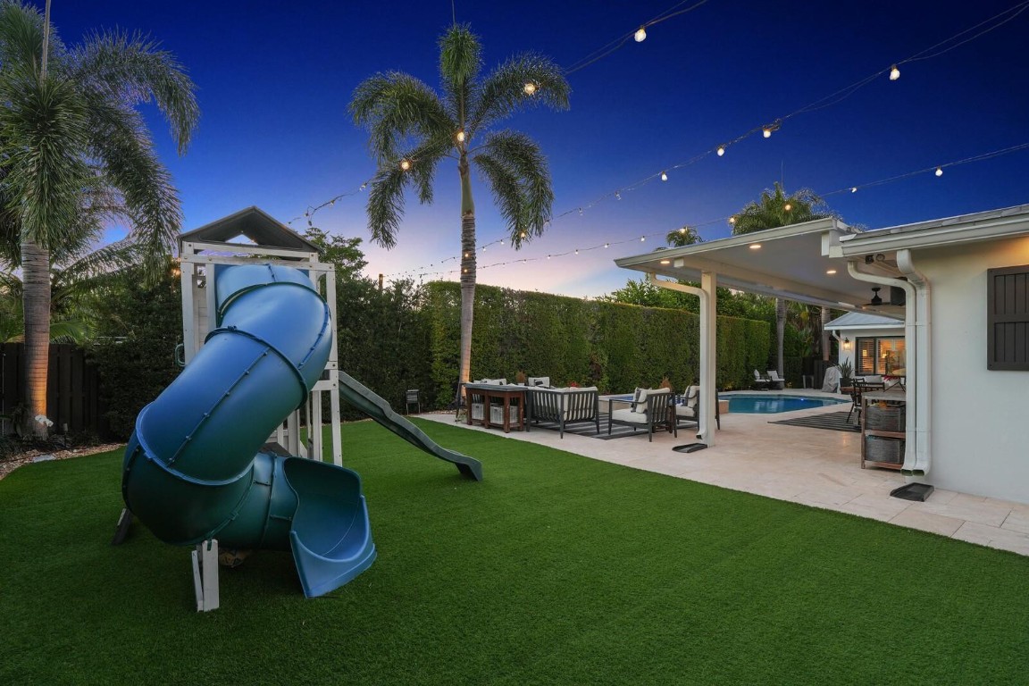 CORAL SHORES - Residential