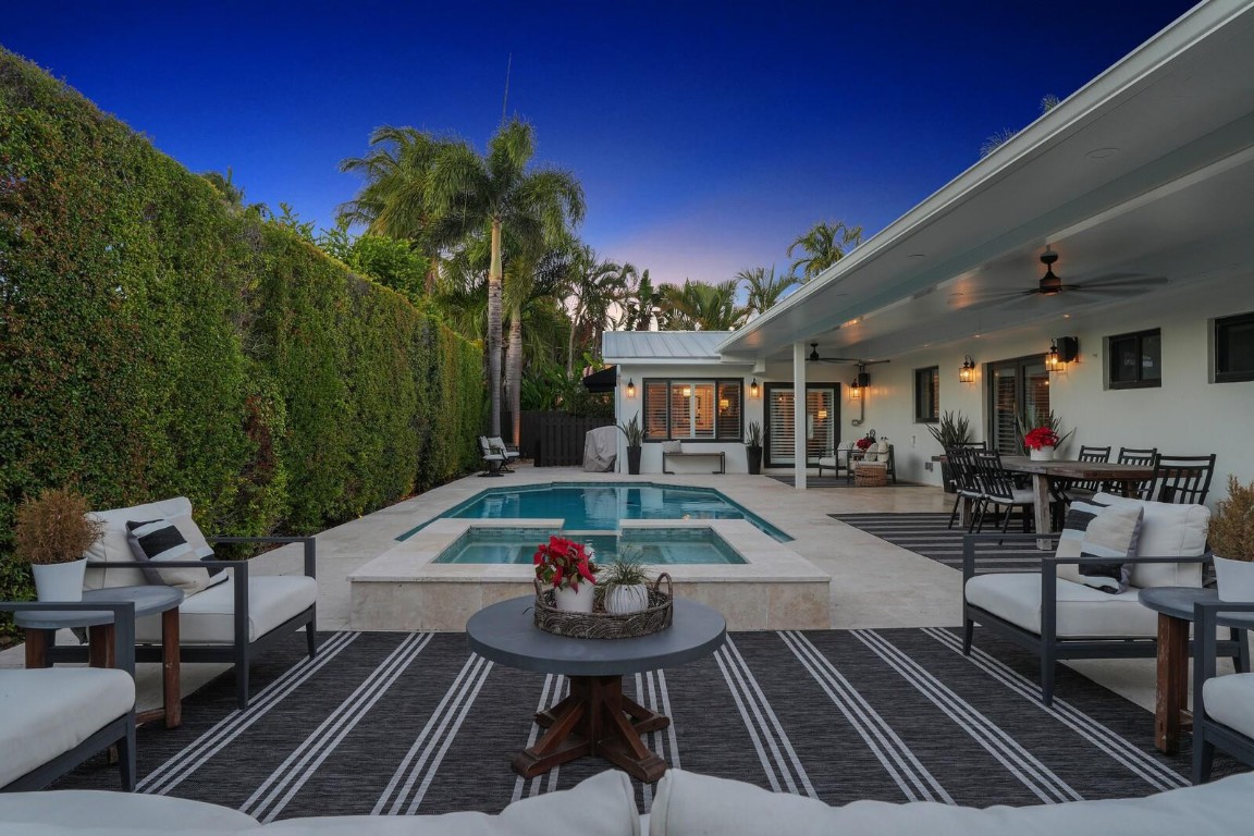 CORAL SHORES - Residential