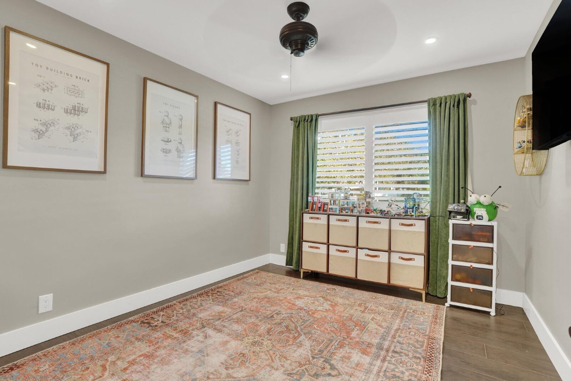 CORAL SHORES - Residential