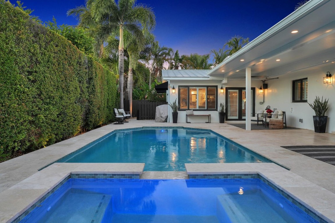 CORAL SHORES - Residential