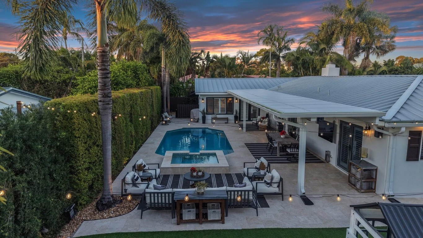 CORAL SHORES - Residential