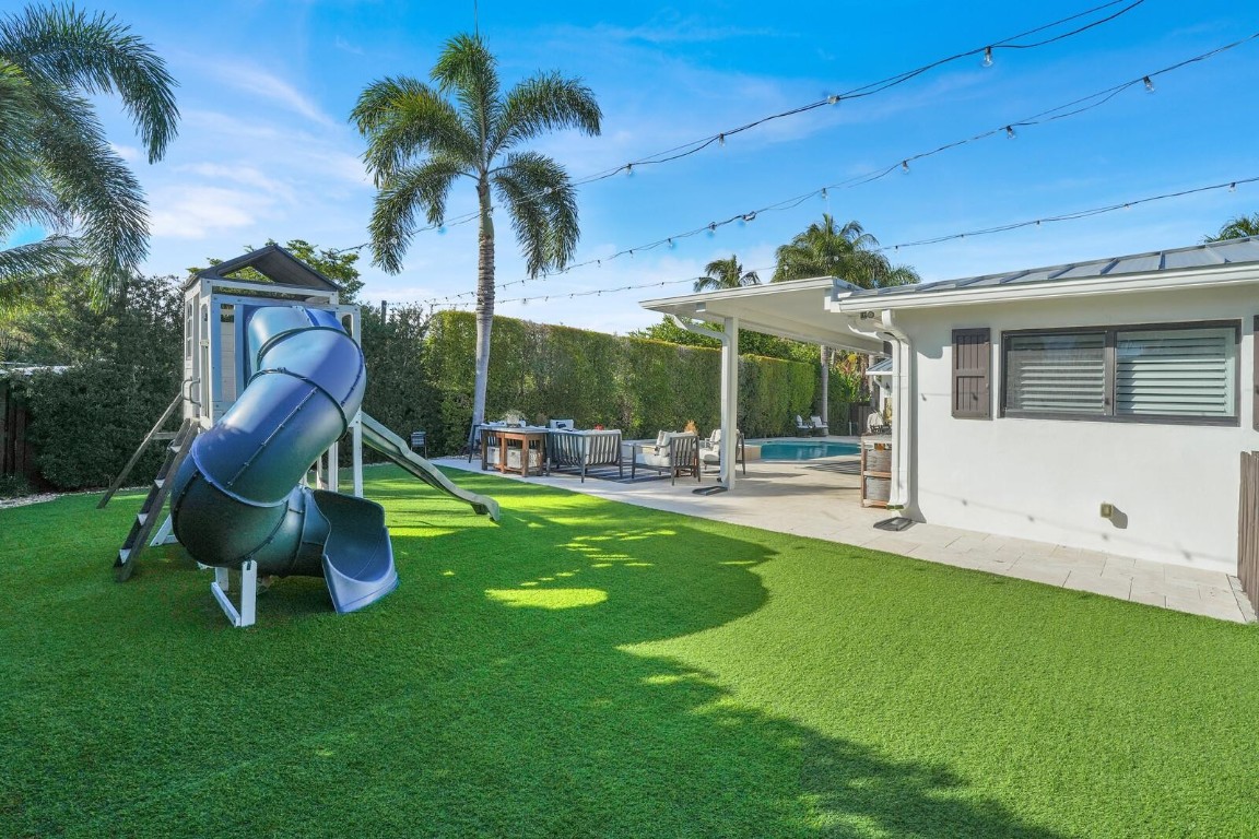 CORAL SHORES - Residential