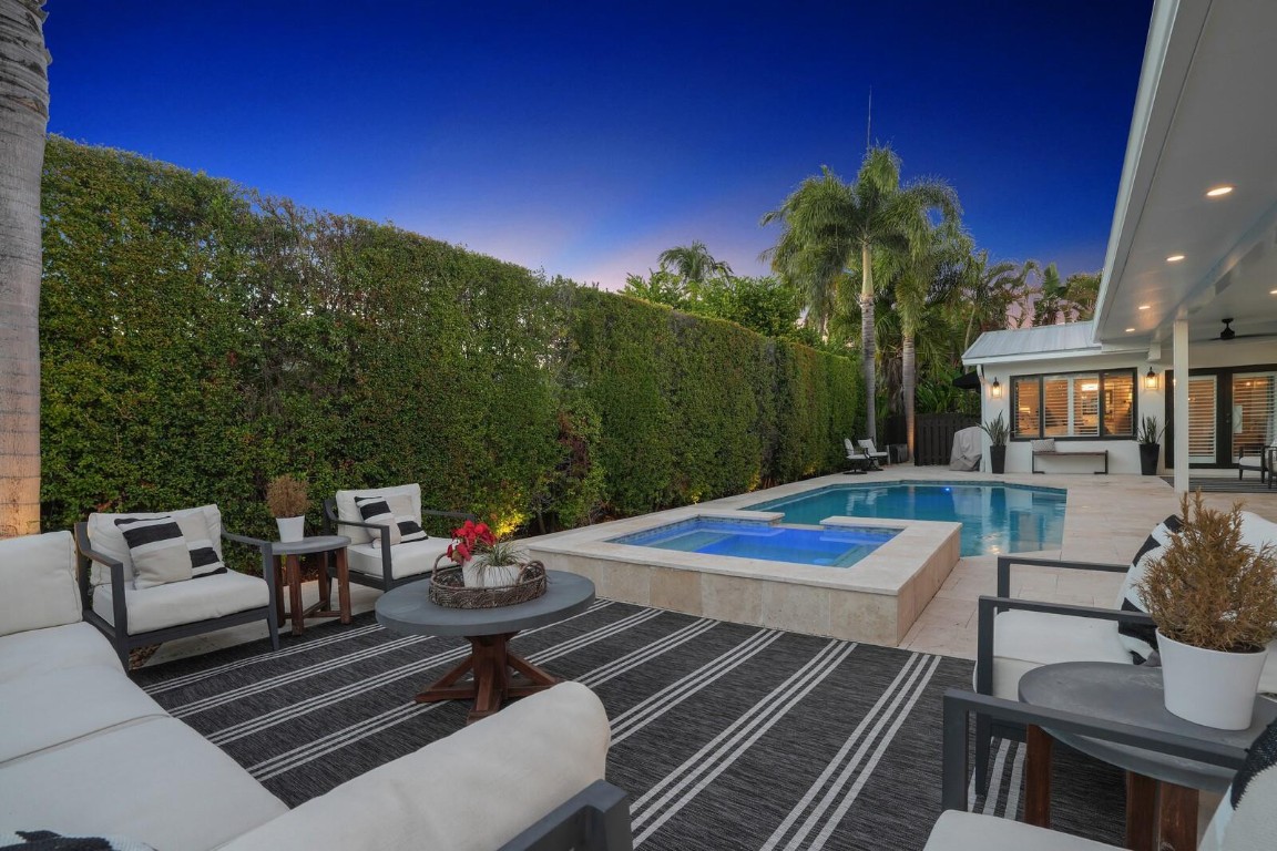 CORAL SHORES - Residential