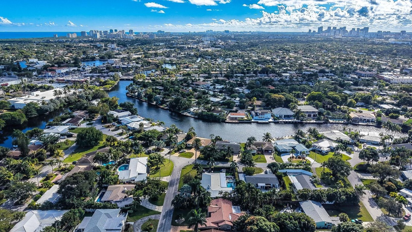 CORAL SHORES - Residential