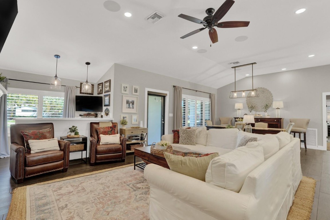 CORAL SHORES - Residential