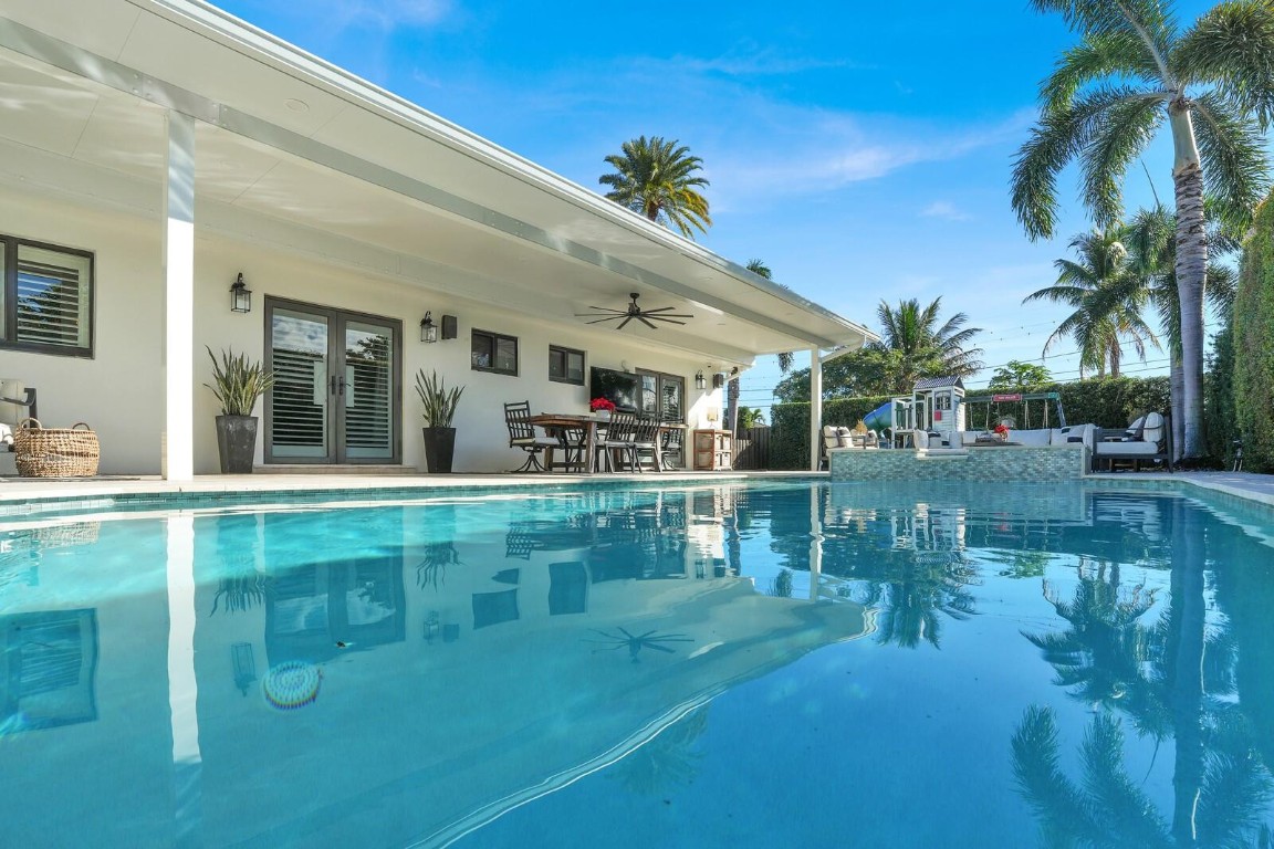 CORAL SHORES - Residential