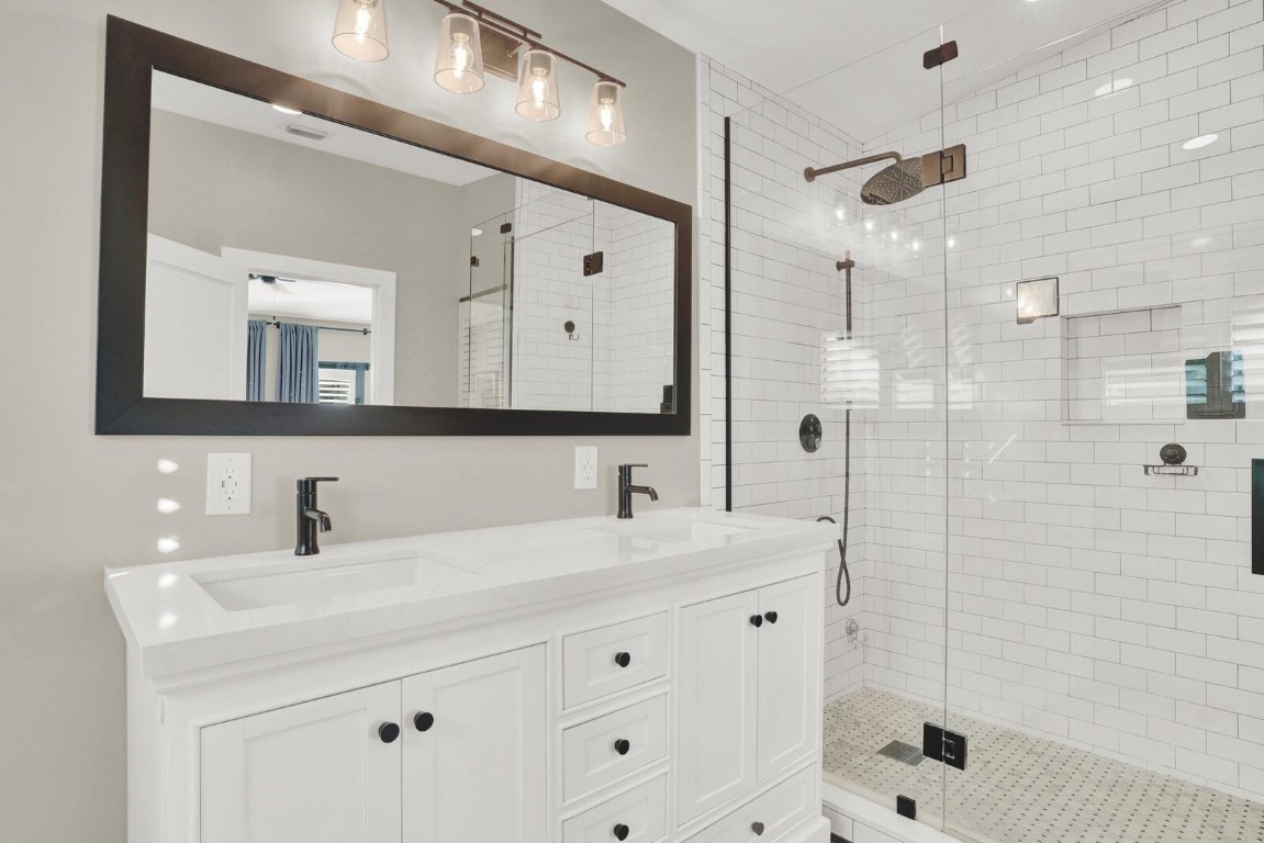 CORAL SHORES - Residential